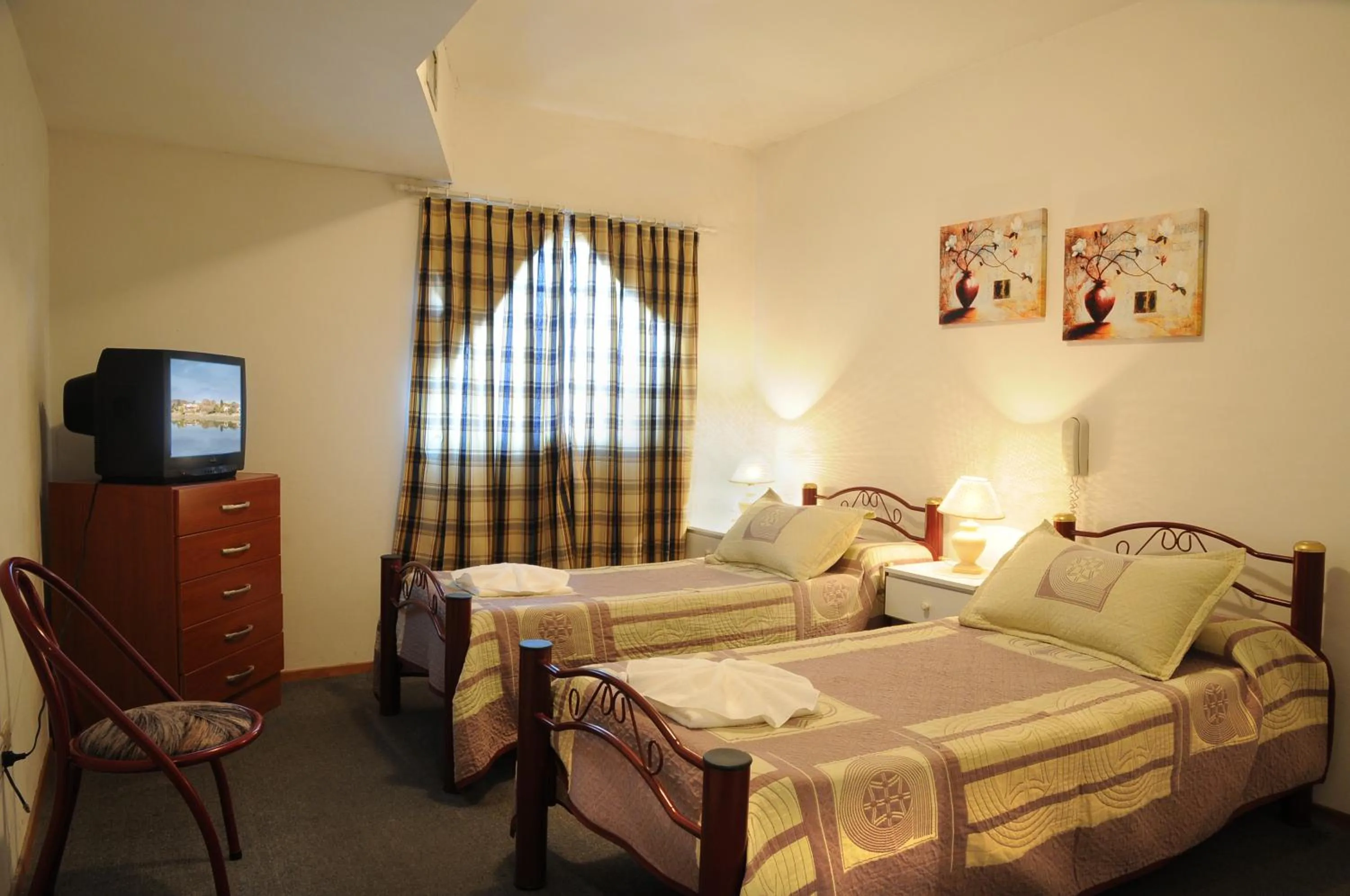 Photo of the whole room, Bed in Hotel Salerno