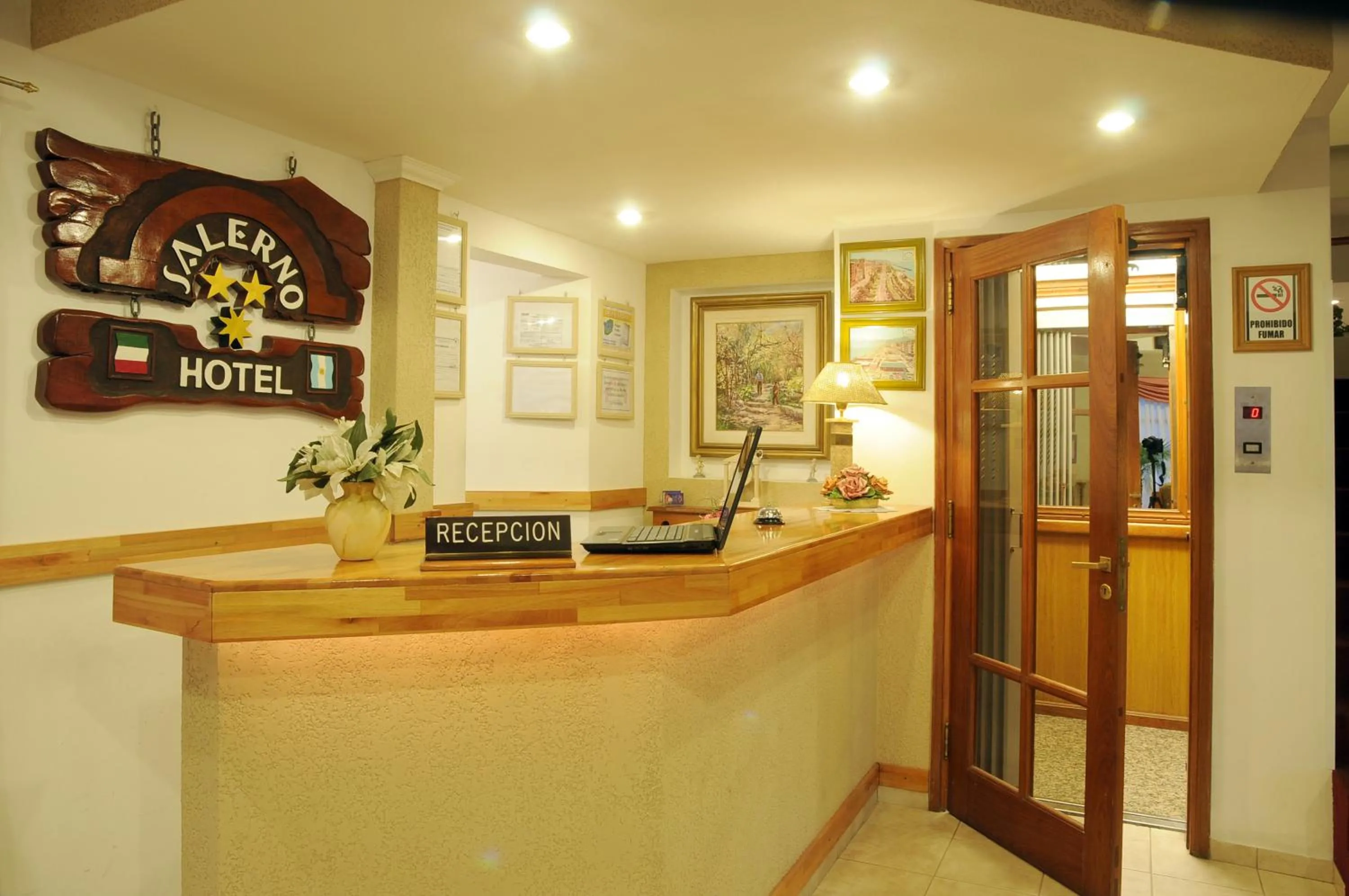 Lobby or reception in Hotel Salerno