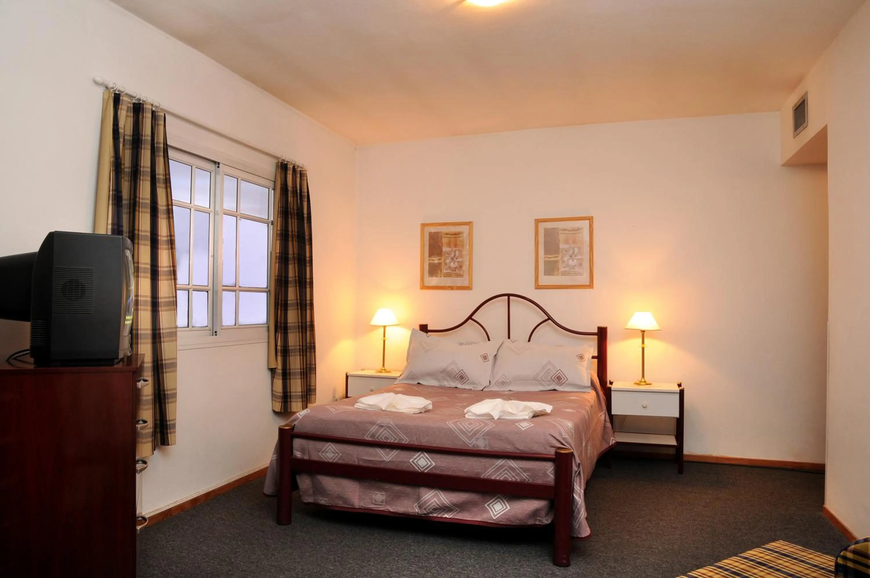 Photo of the whole room, Bed in Hotel Salerno