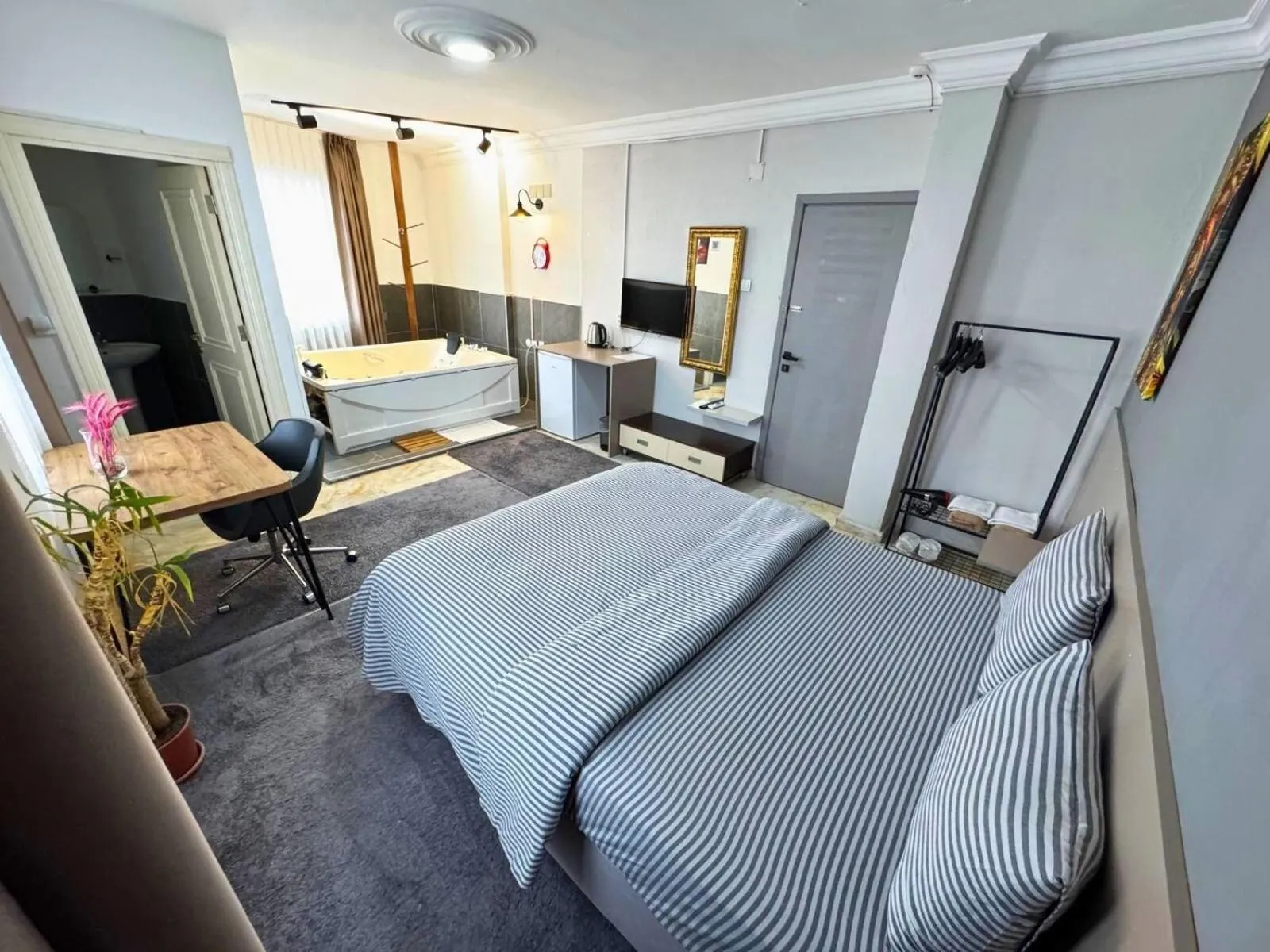 Photo of the whole room, Bed in Grond Konaklama Mersin