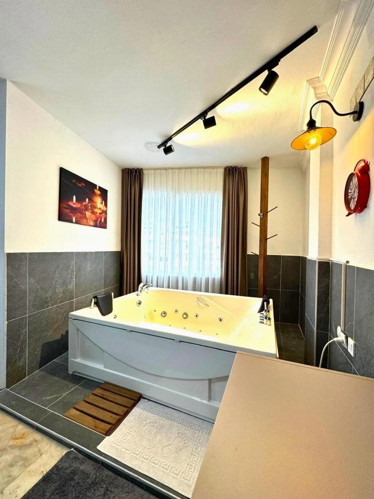 Hot Tub, Bed in Grond Konaklama Mersin