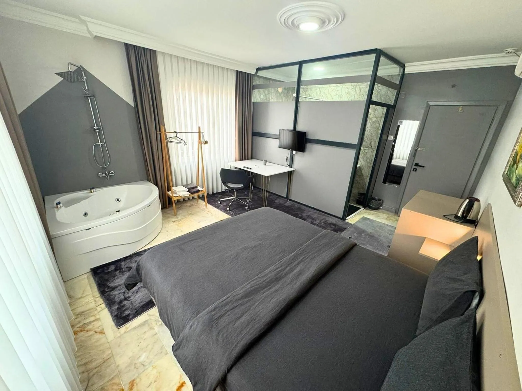 Photo of the whole room, Bed in Grond Konaklama Mersin