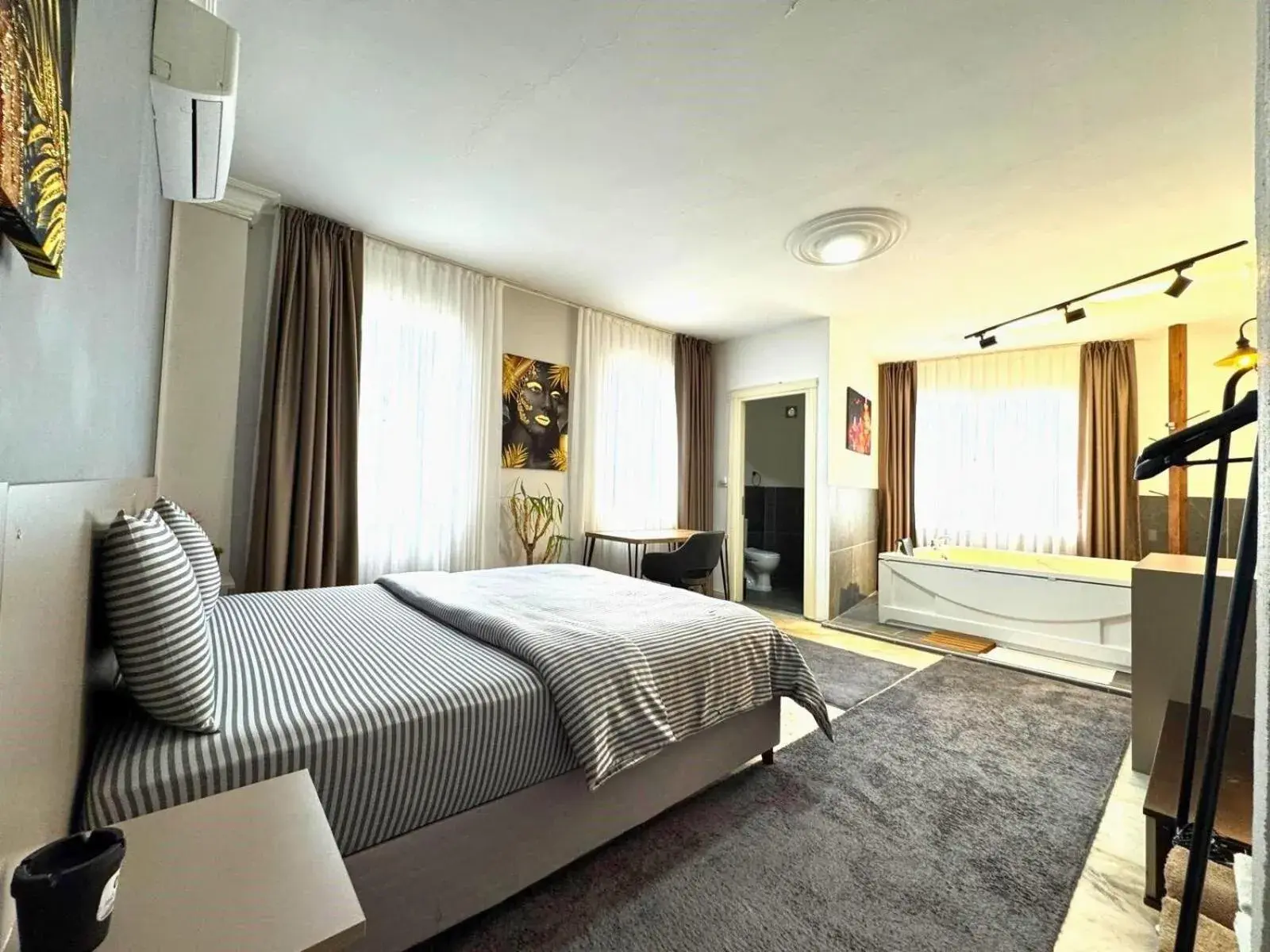 Photo of the whole room, Bed in Grond Konaklama Mersin Photo of the whole room, Bed in Grond Konaklama Mersin