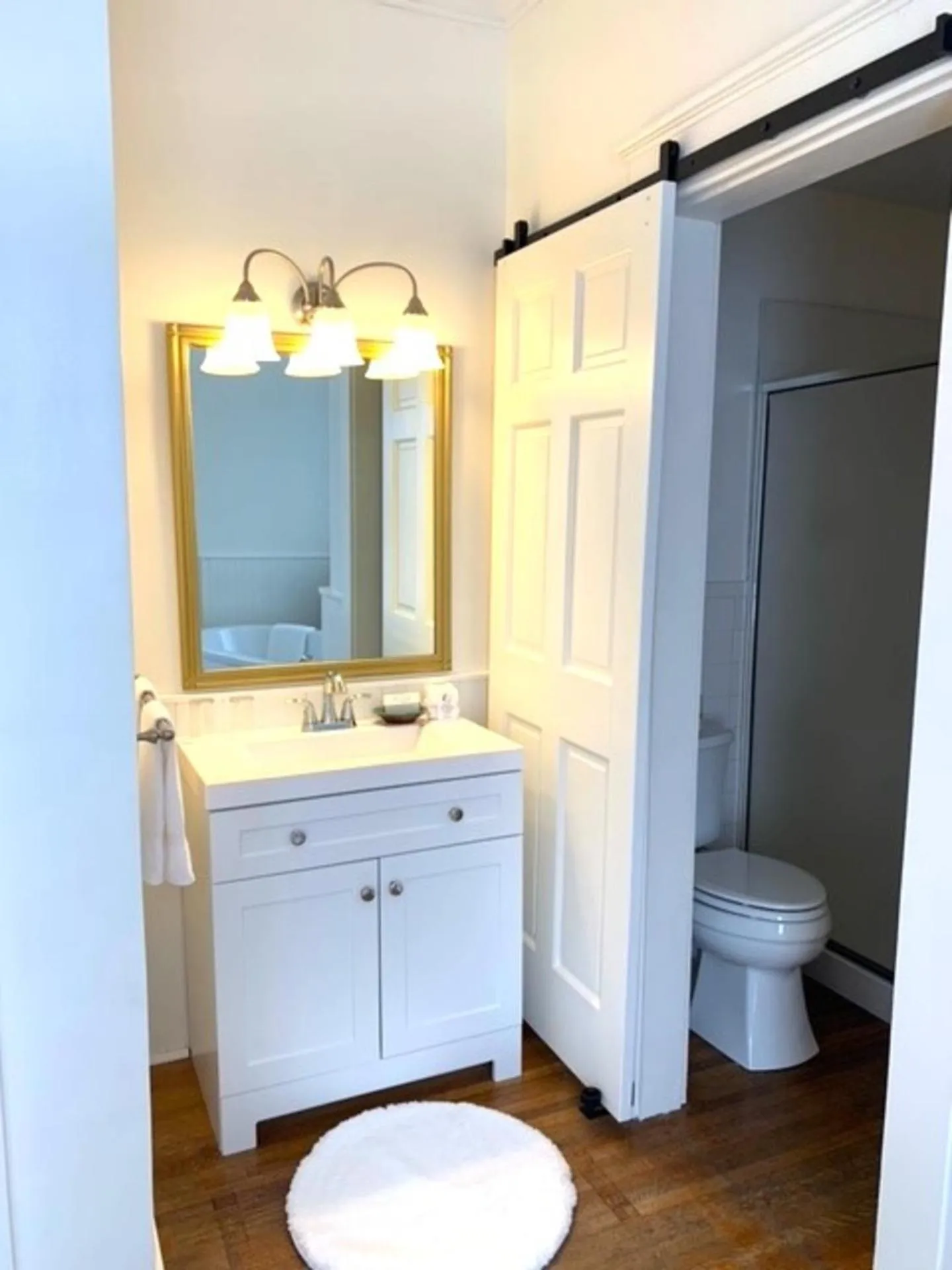 Shower in Walnut Street Inn