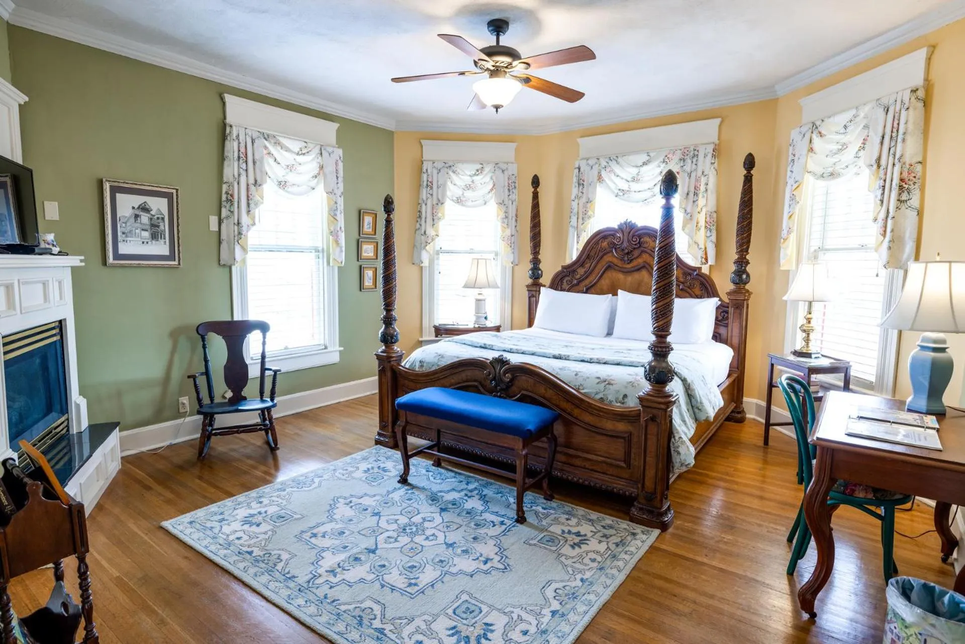Seating area in Walnut Street Inn