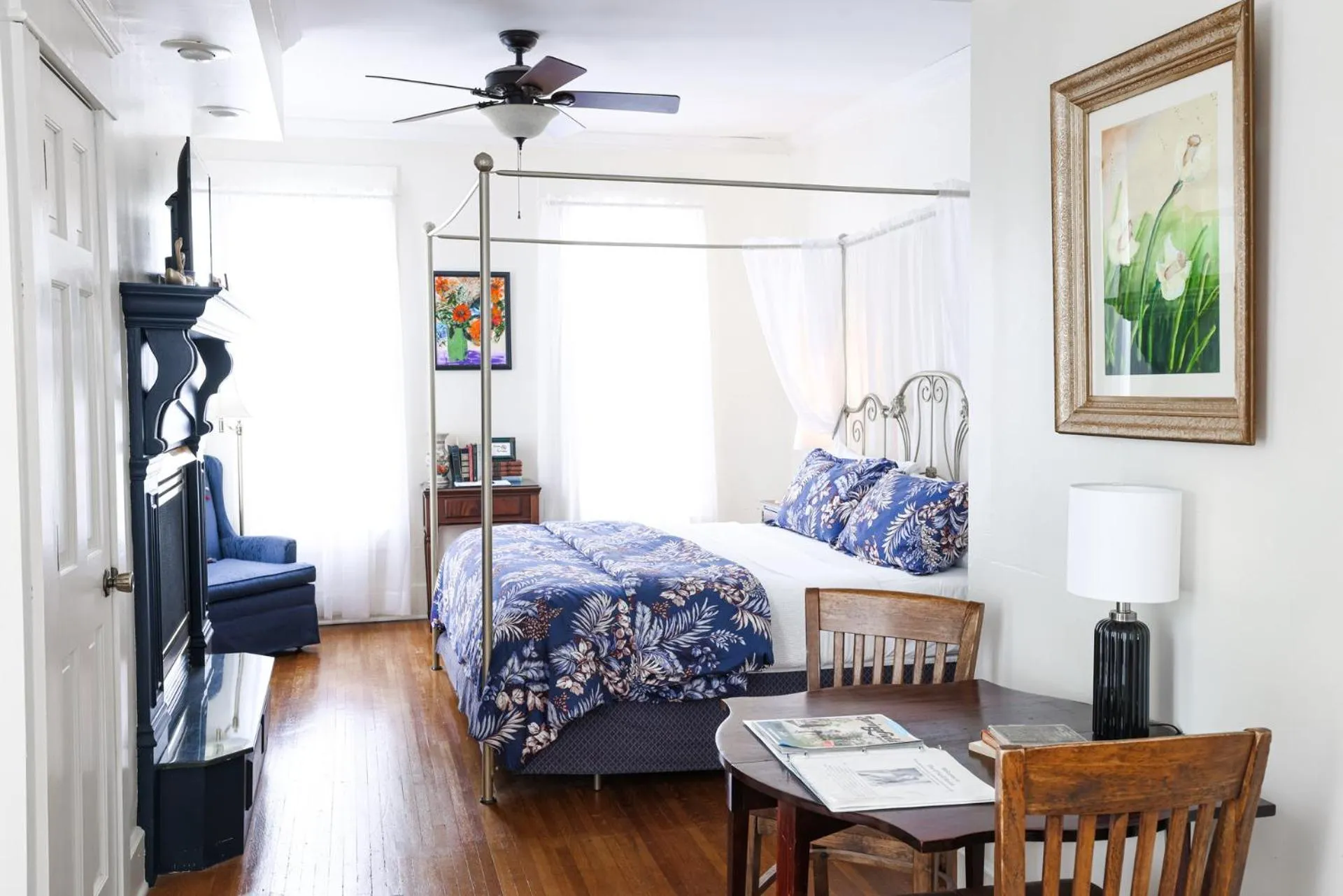 Seating area in Walnut Street Inn