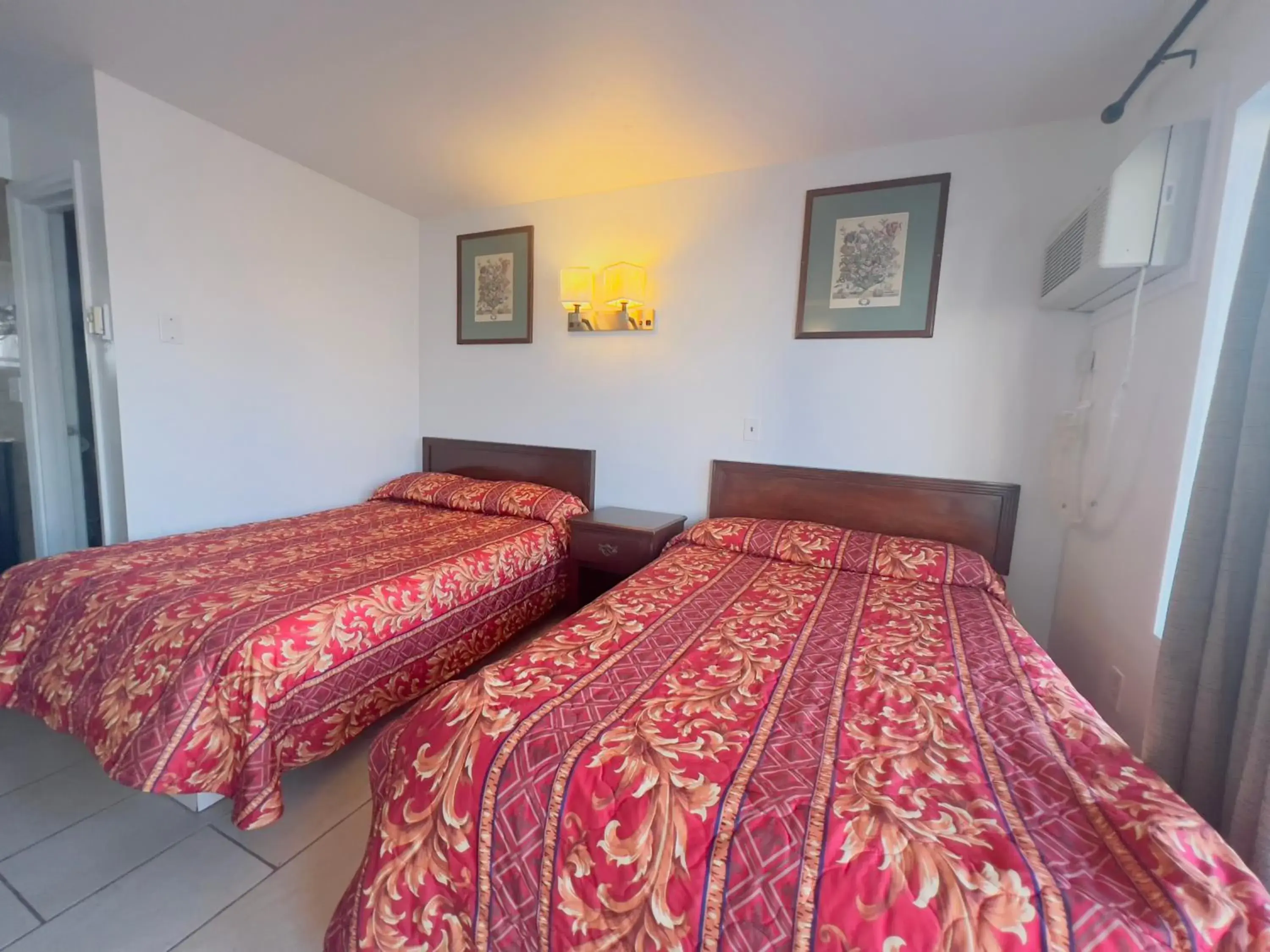 Bed in Dry Dock Motel Bed in Dry Dock Motel