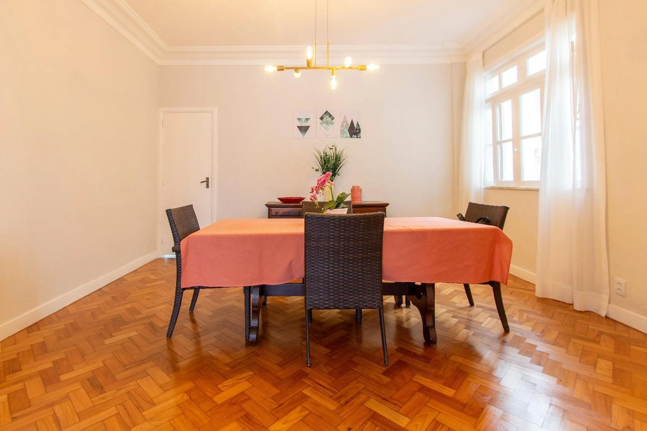 Dining area in Exclusivo 3Qtos c/ Garagem em Copacabana, conforto