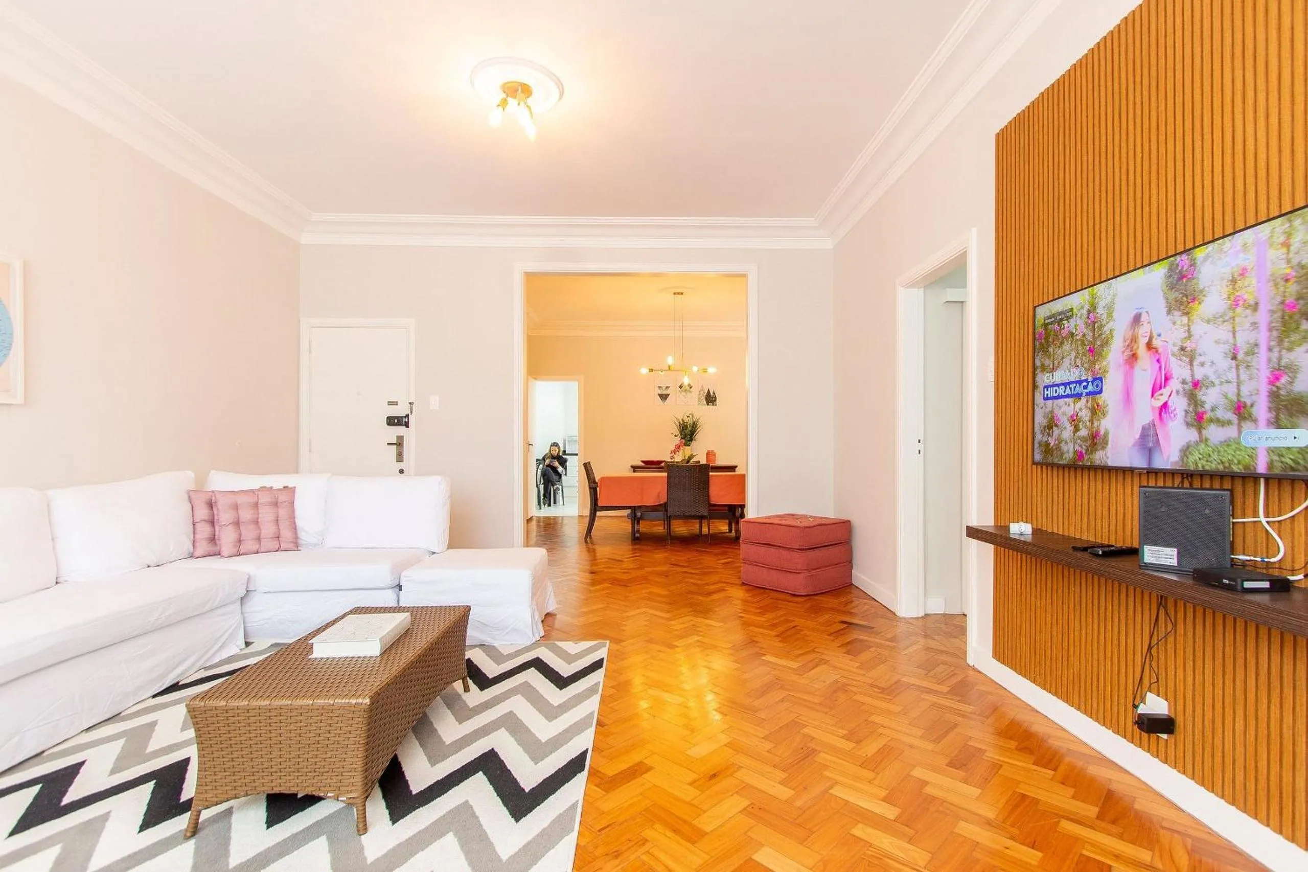 Communal lounge/ TV room, Bed in Exclusivo 3Qtos c/ Garagem em Copacabana, conforto