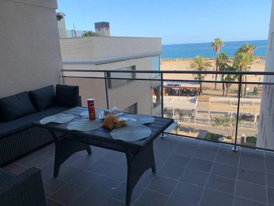 Cunit, front line with sea view