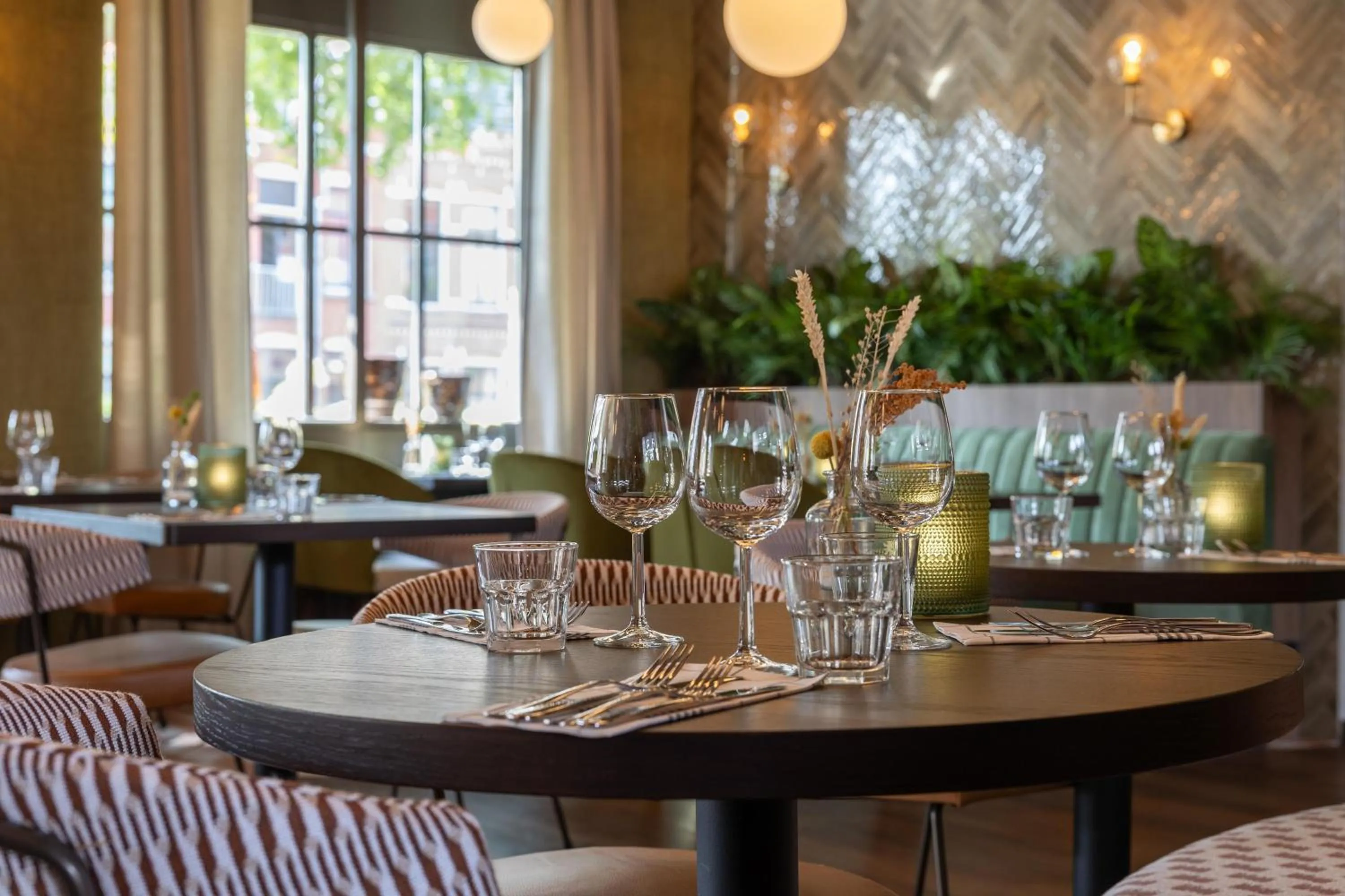 Restaurant/places to eat in Leonardo Hotel Breda City Center