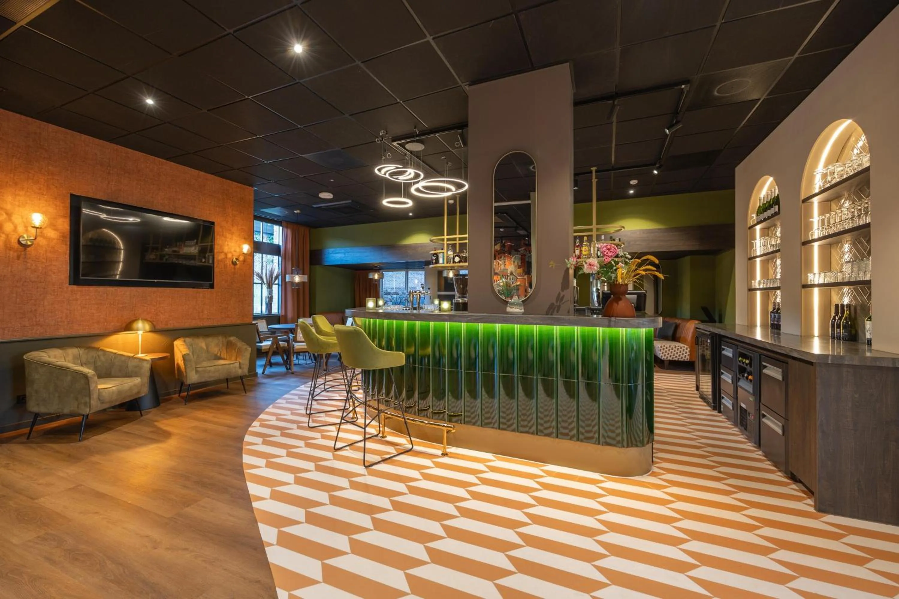 Lounge or bar in Leonardo Hotel Breda City Center