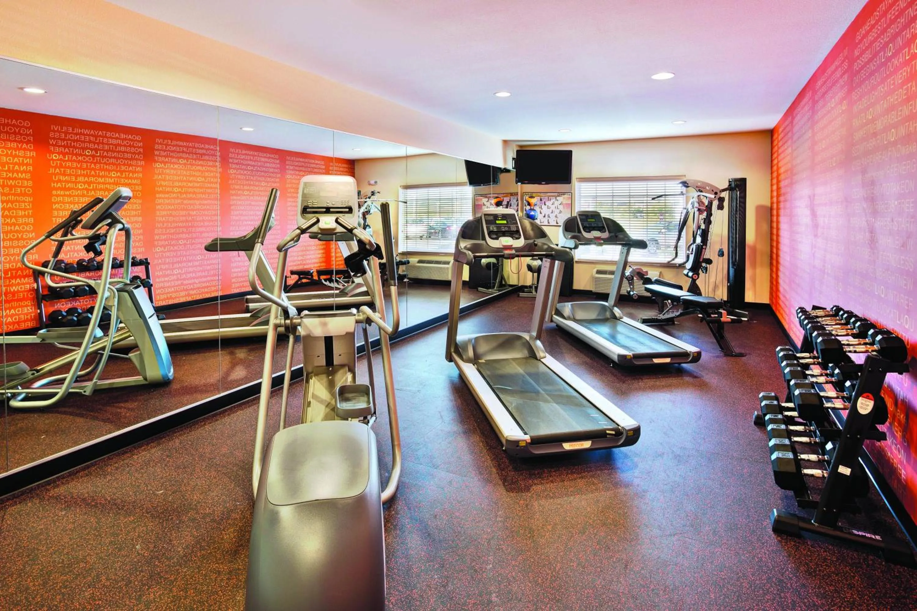 Fitness centre/facilities in La Quinta by Wyndham Rochester Mayo Clinic Area South