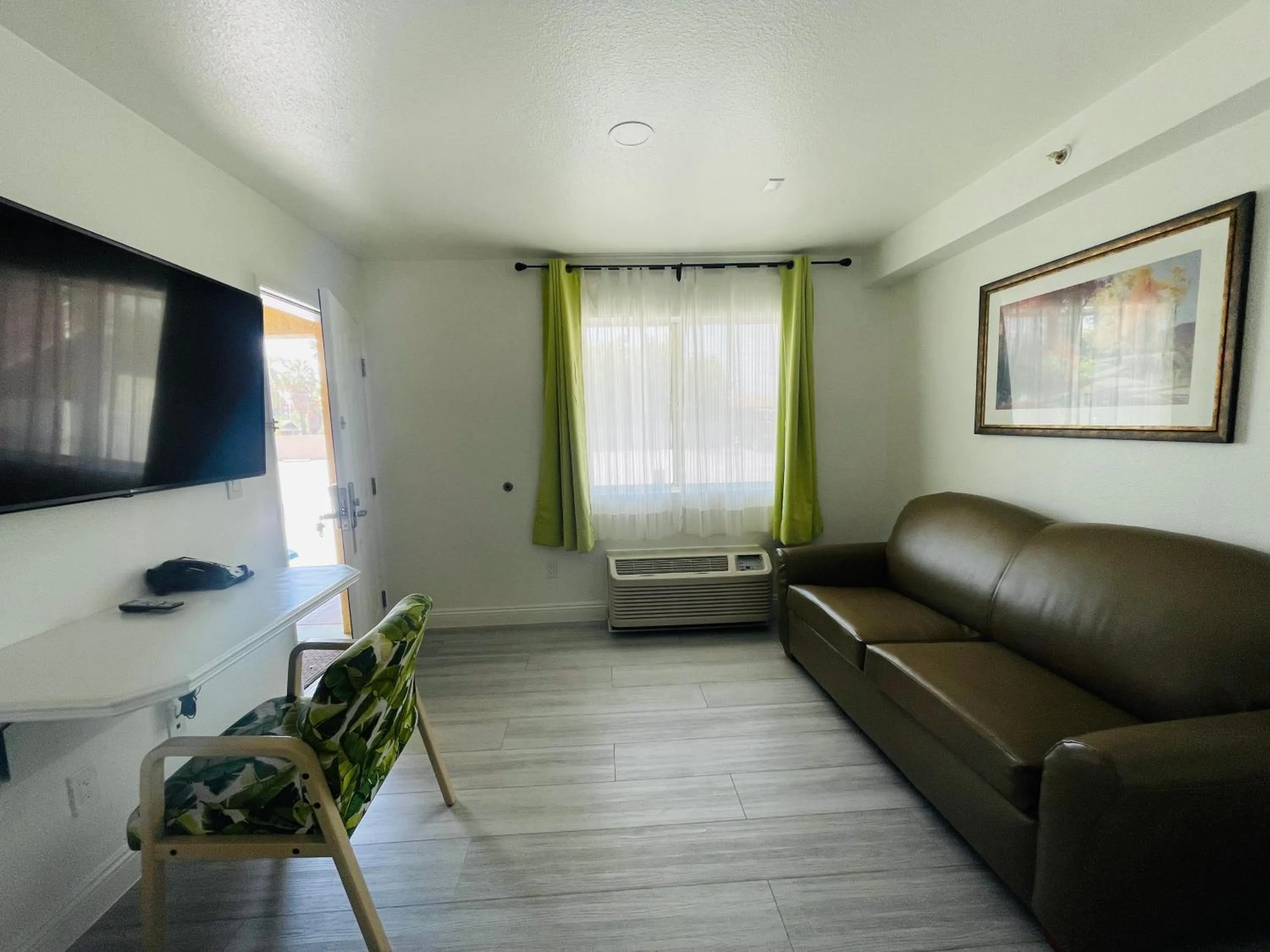 TV and multimedia in Loma Linda Inn