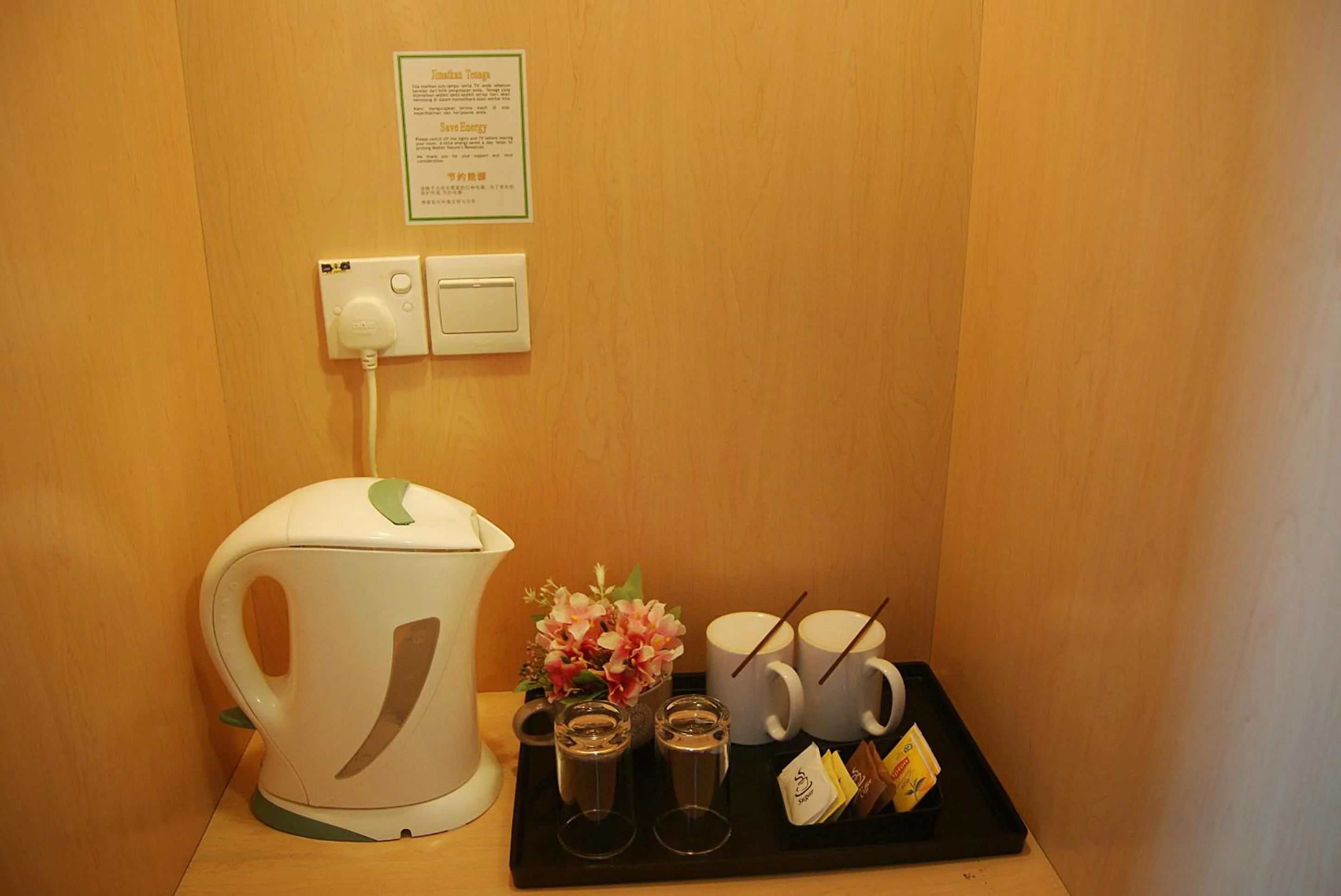 Coffee/tea facilities in Tang Dynasty Bay Hotel