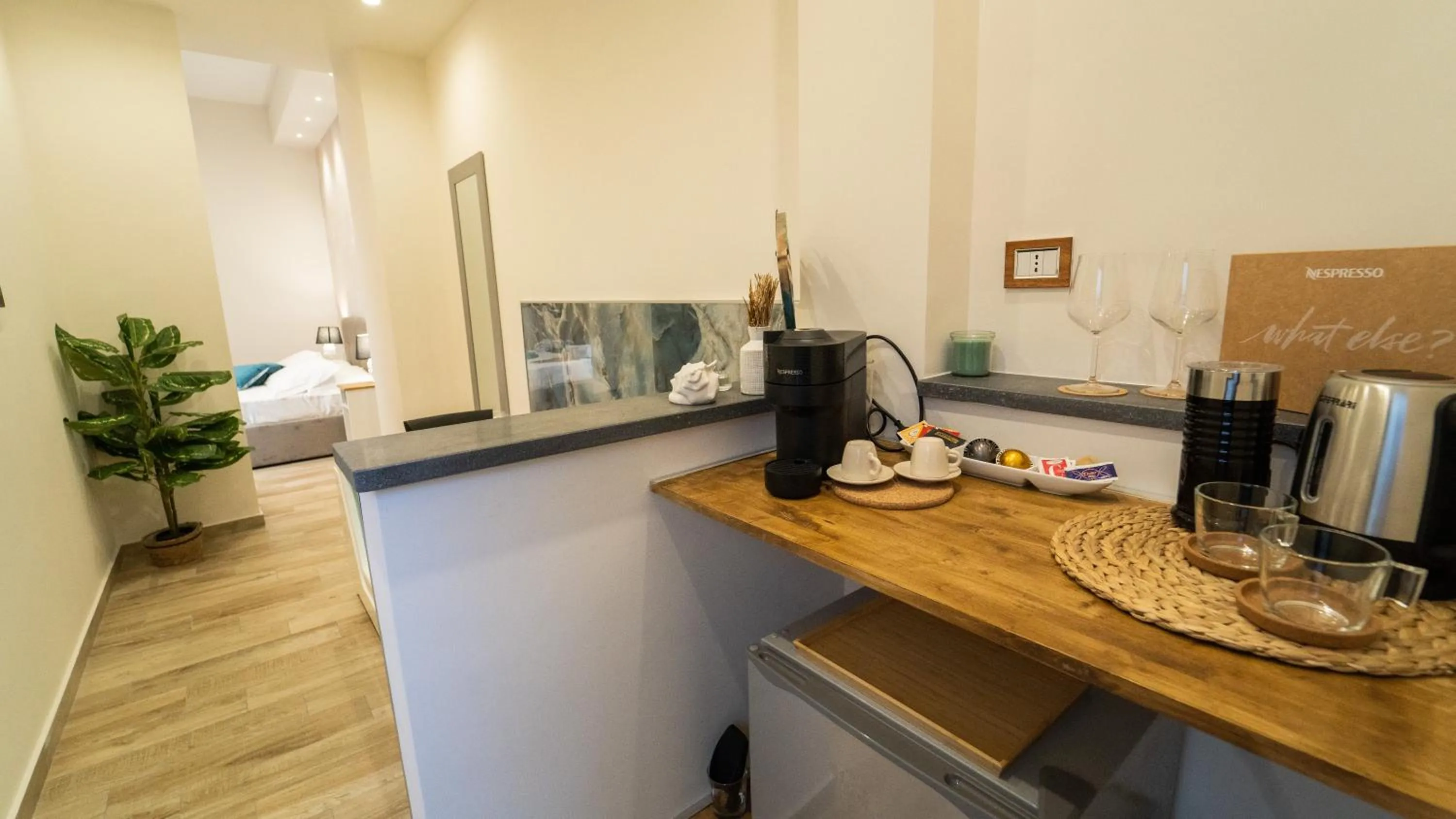 Coffee/tea facilities in Sensoria Naxos Suites