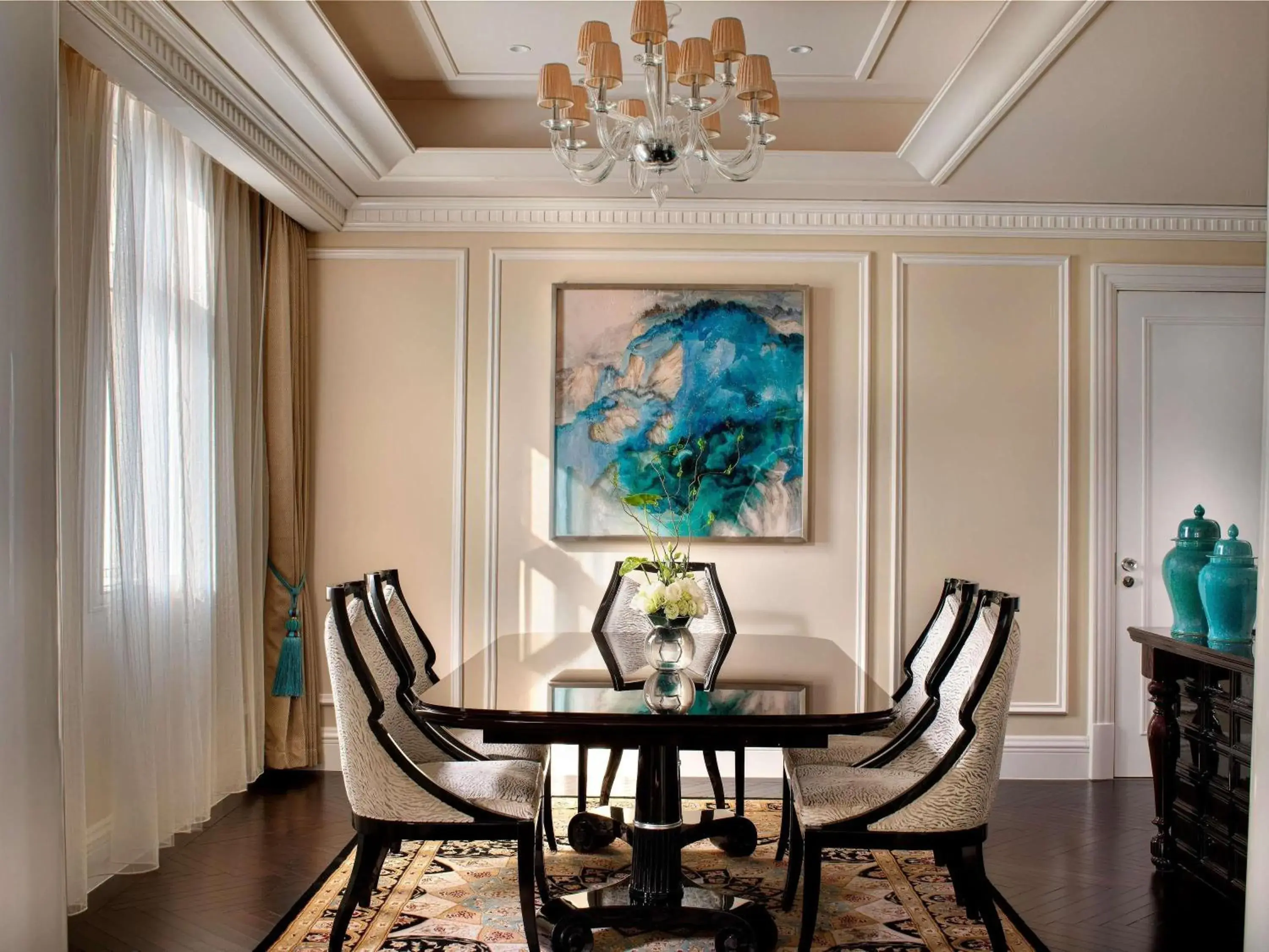 Bedroom in Sofitel Legend People's Grand Hotel Xi'an Bedroom in Sofitel Legend People's Grand Hotel Xi'an