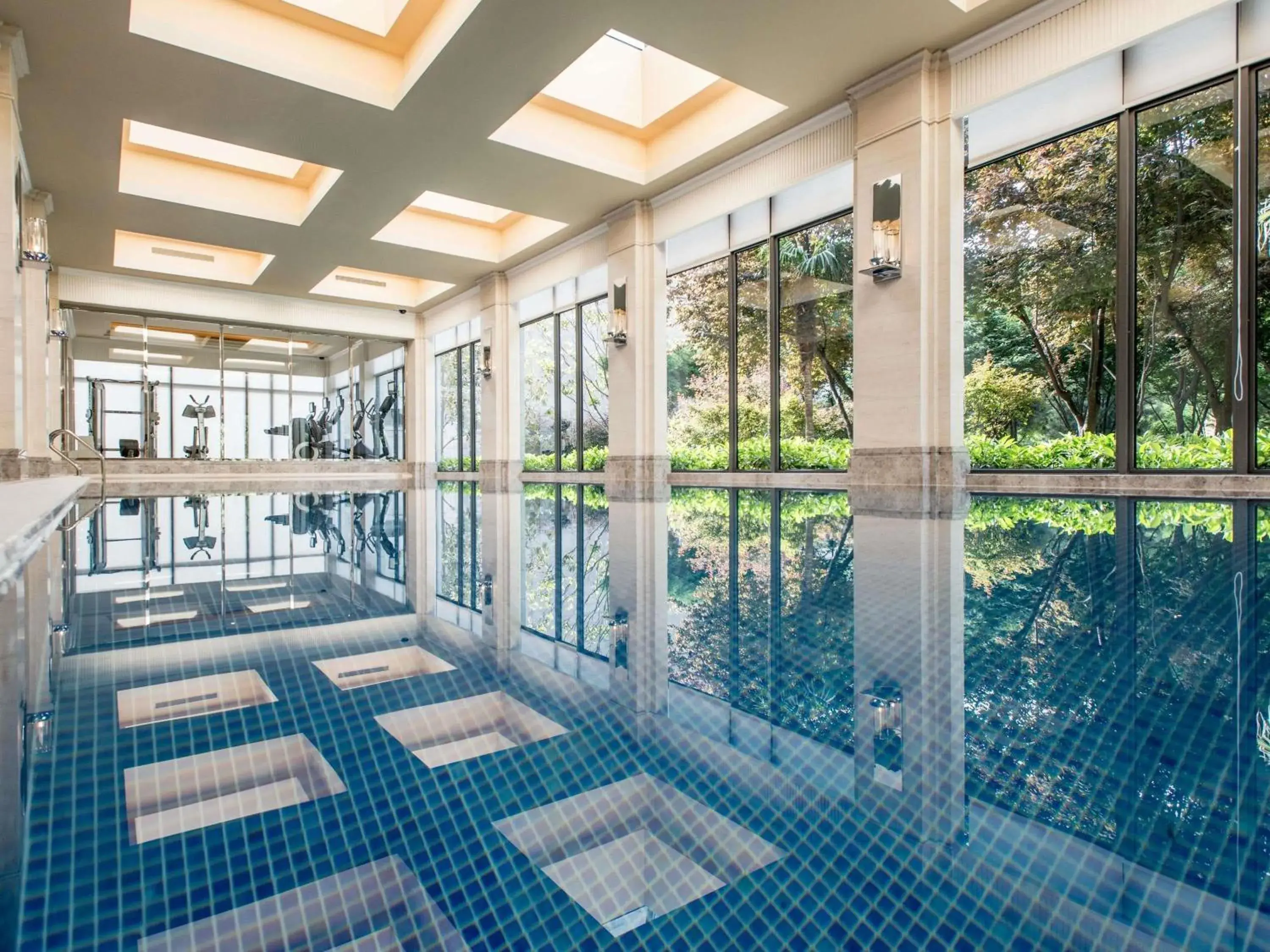 Pool view in Sofitel Legend People's Grand Hotel Xi'an Pool view in Sofitel Legend People's Grand Hotel Xi'an