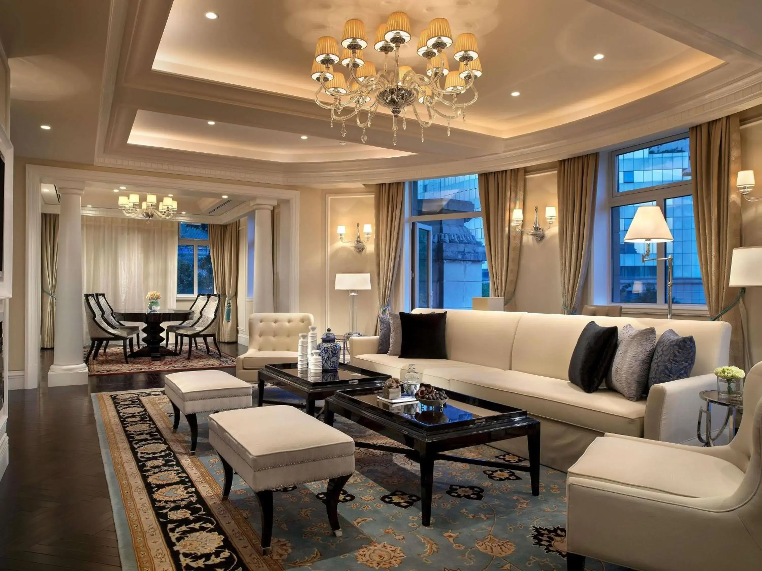 Bedroom in Sofitel Legend People's Grand Hotel Xi'an Bedroom in Sofitel Legend People's Grand Hotel Xi'an