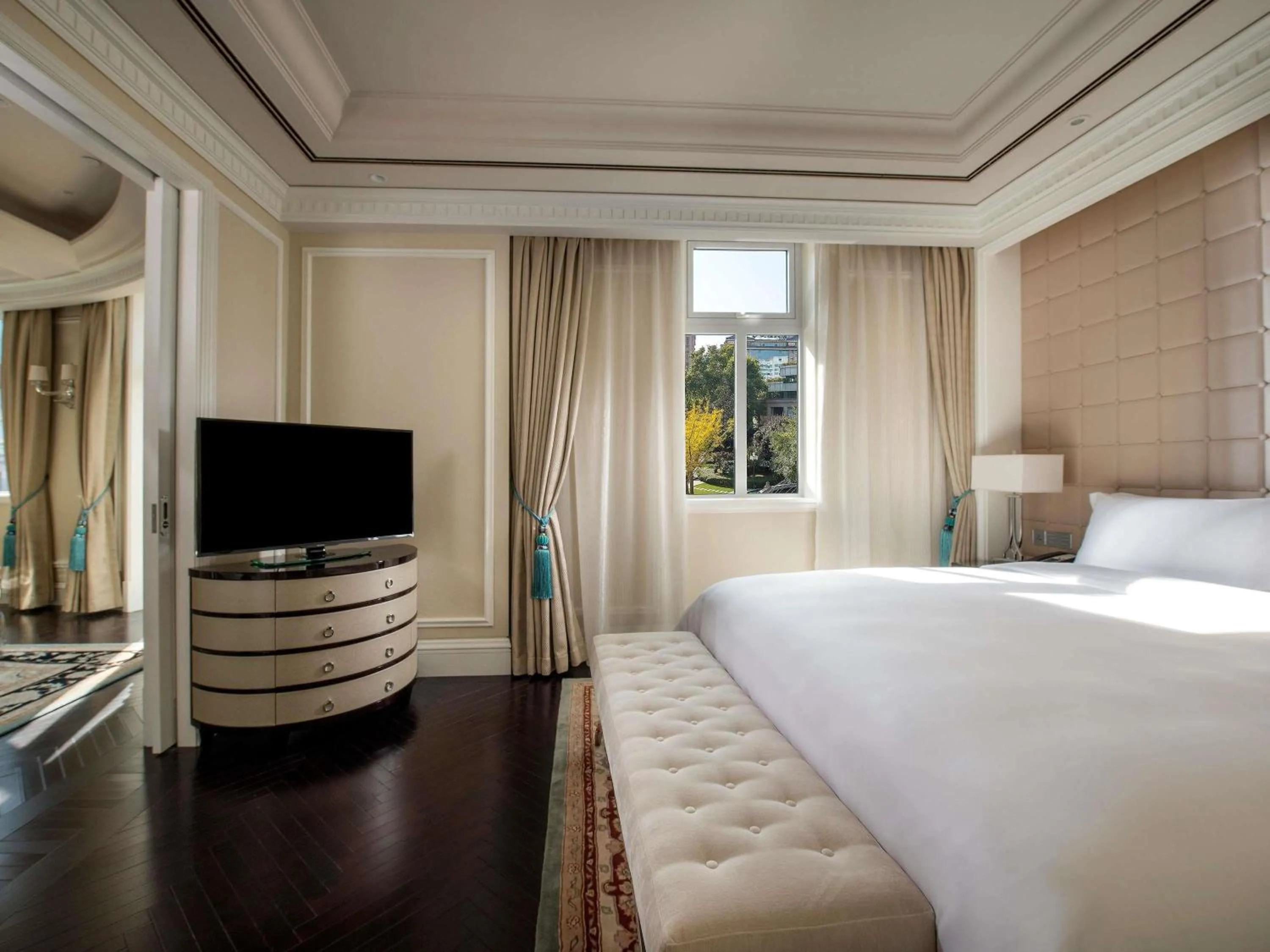 Bedroom, Bed in Sofitel Legend People's Grand Hotel Xi'an