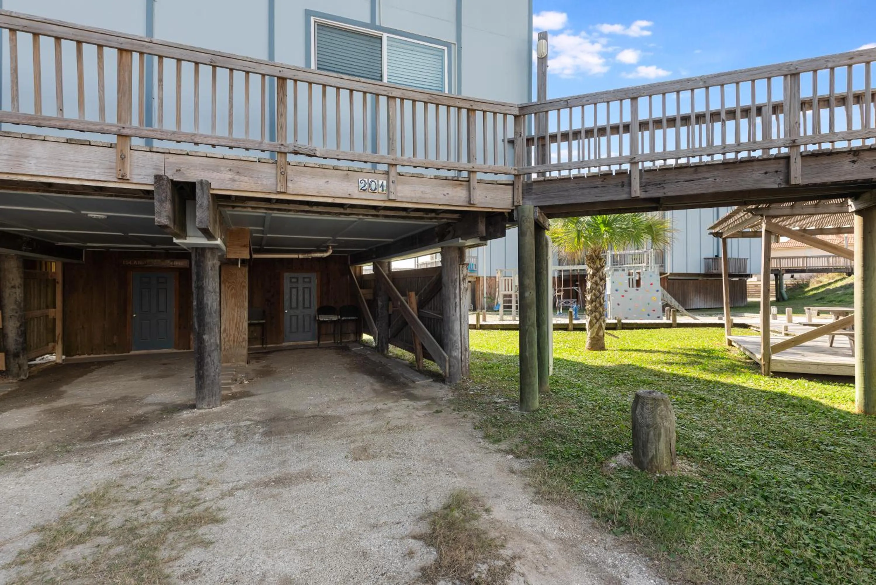 Other in Chasing Waves BH201