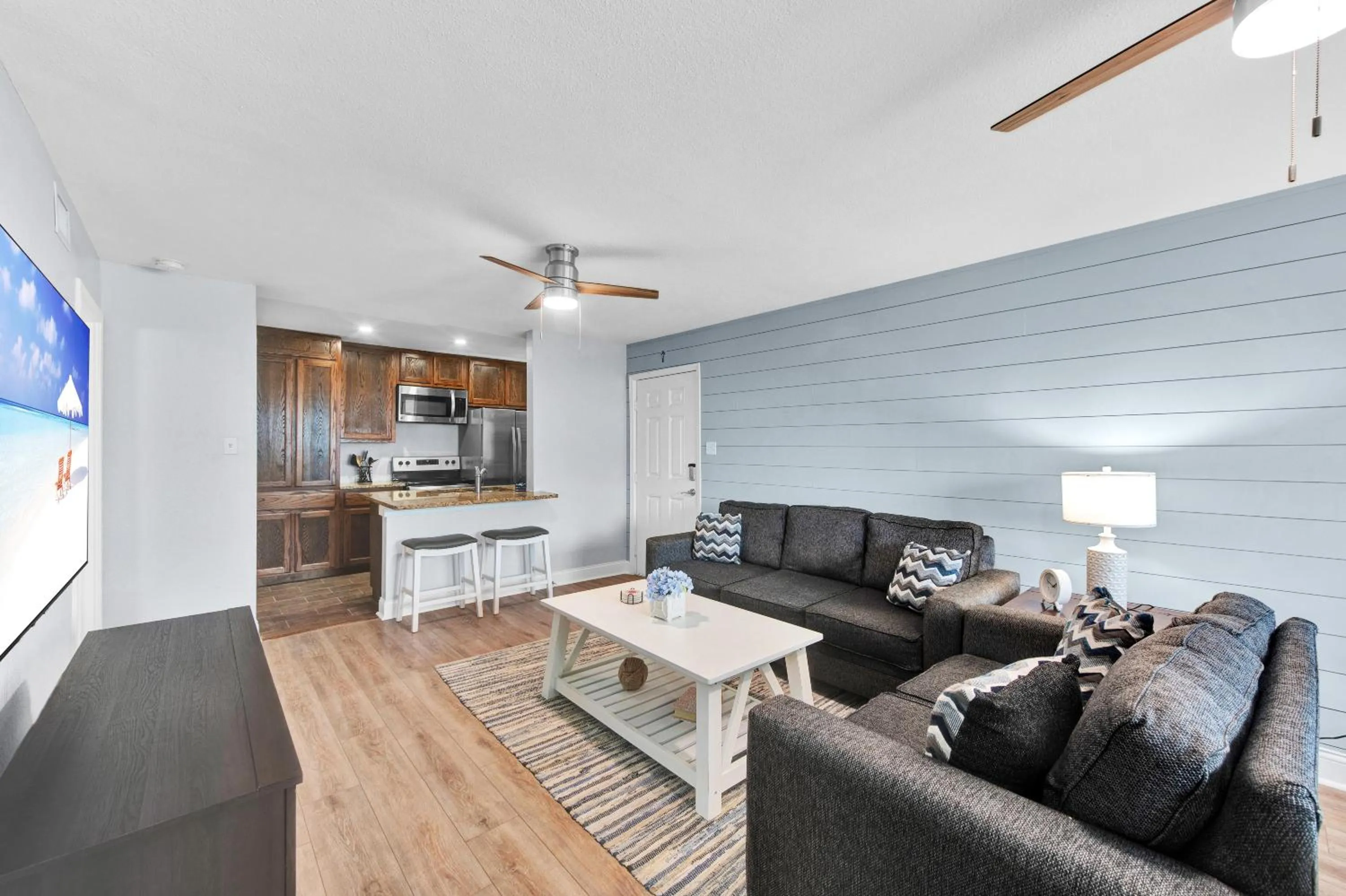 Other in Chasing Waves BH201