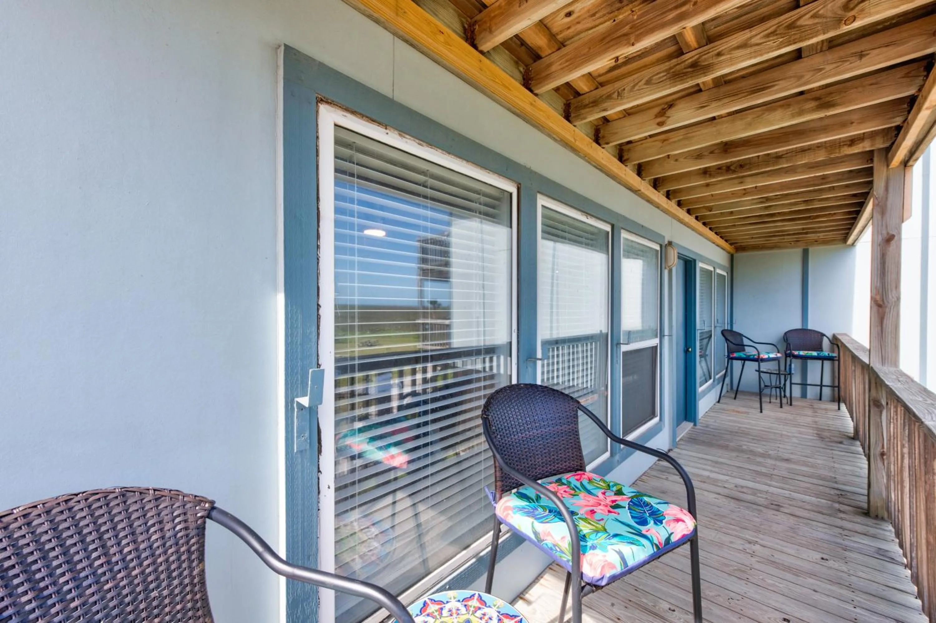 Other in Chasing Waves BH201