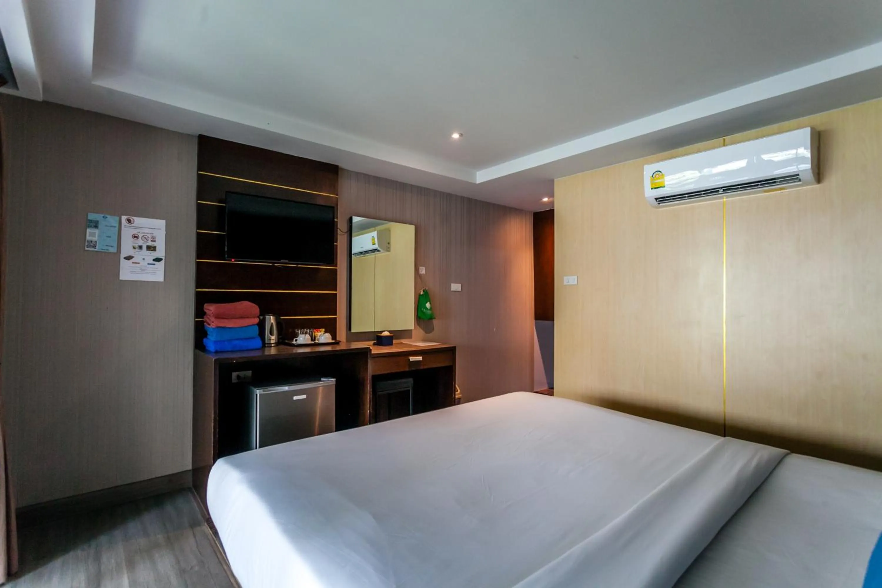 Bedroom, Bed in Coco Bella Hotel