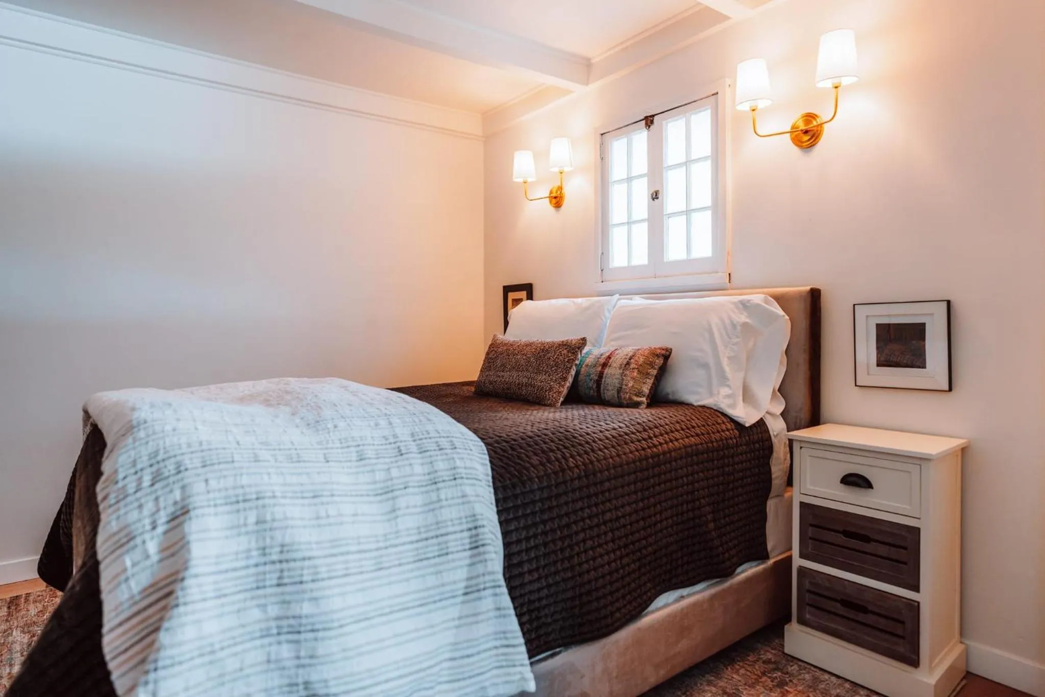 Bed in Swank House on Main St in Ashland