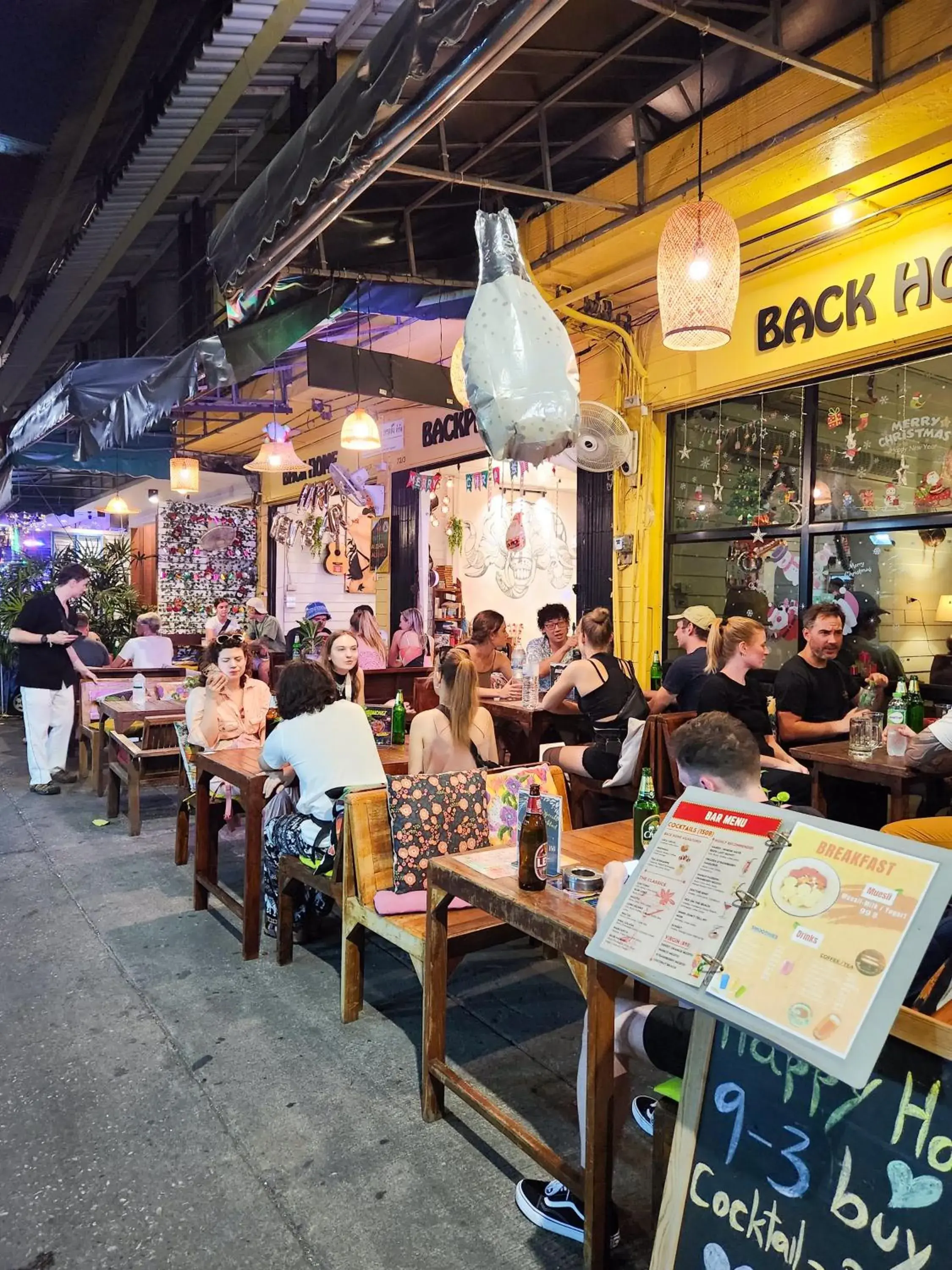 Restaurant/places to eat in Back Home Backpackers Hostel Restaurant/places to eat in Back Home Backpackers Hostel