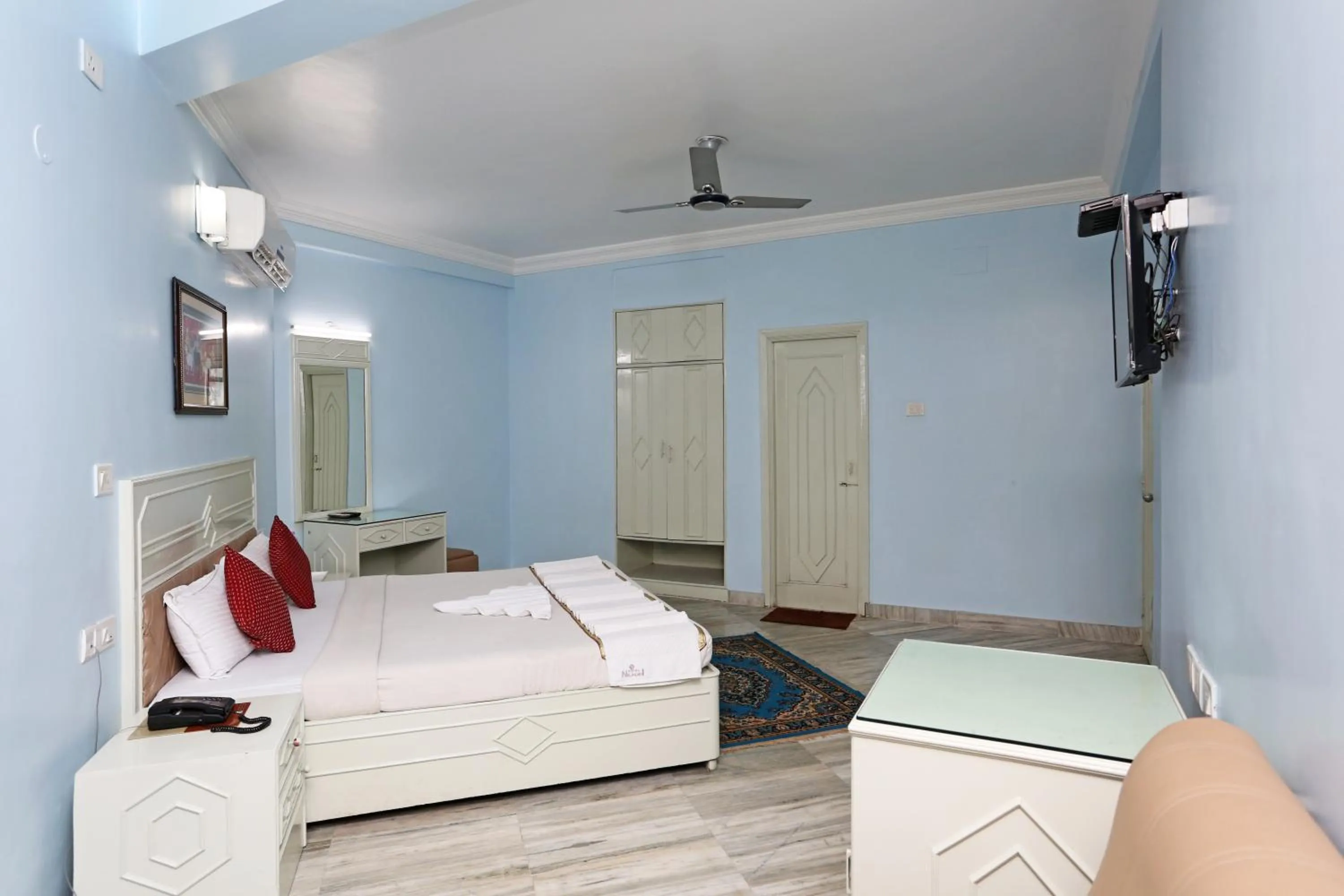 Photo of the whole room, Bed in Hotel Niladri