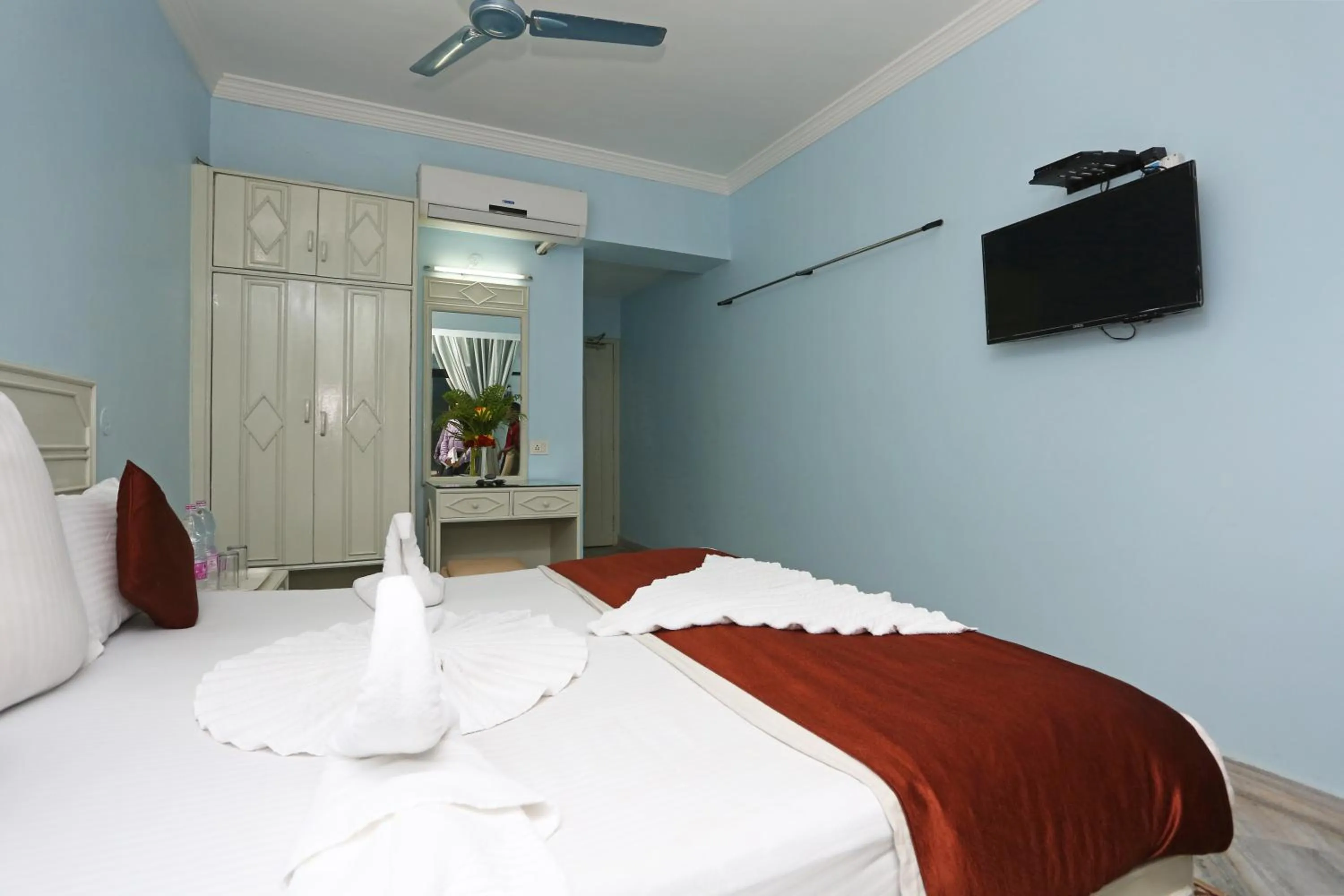 Photo of the whole room, Bed in Hotel Niladri