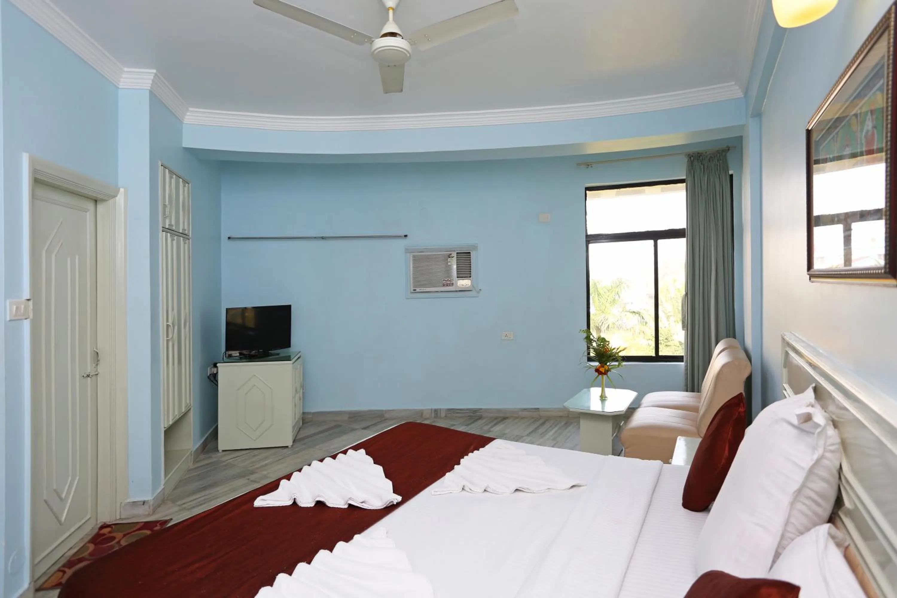 Photo of the whole room, Bed in Hotel Niladri