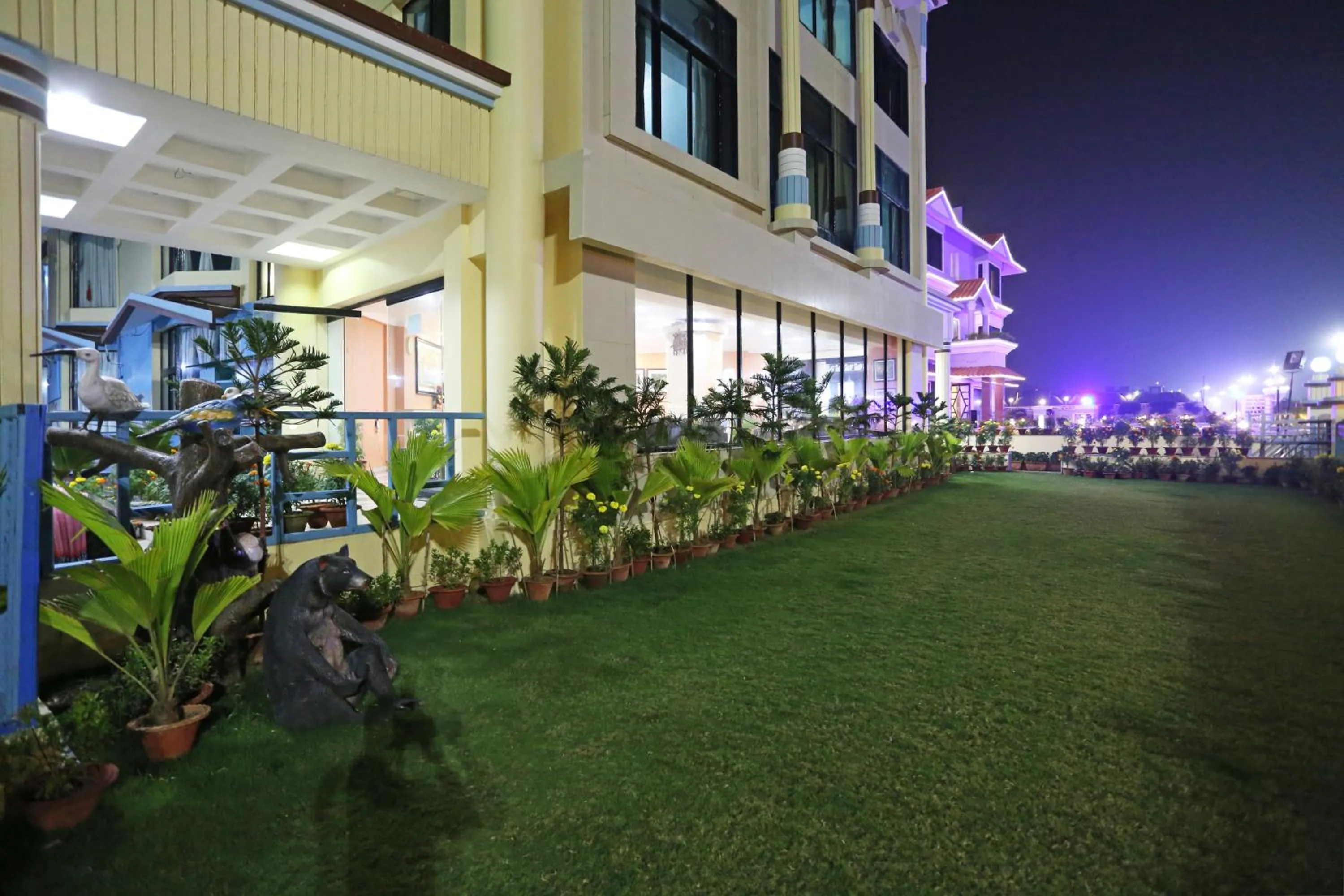 Area and facilities in Hotel Niladri