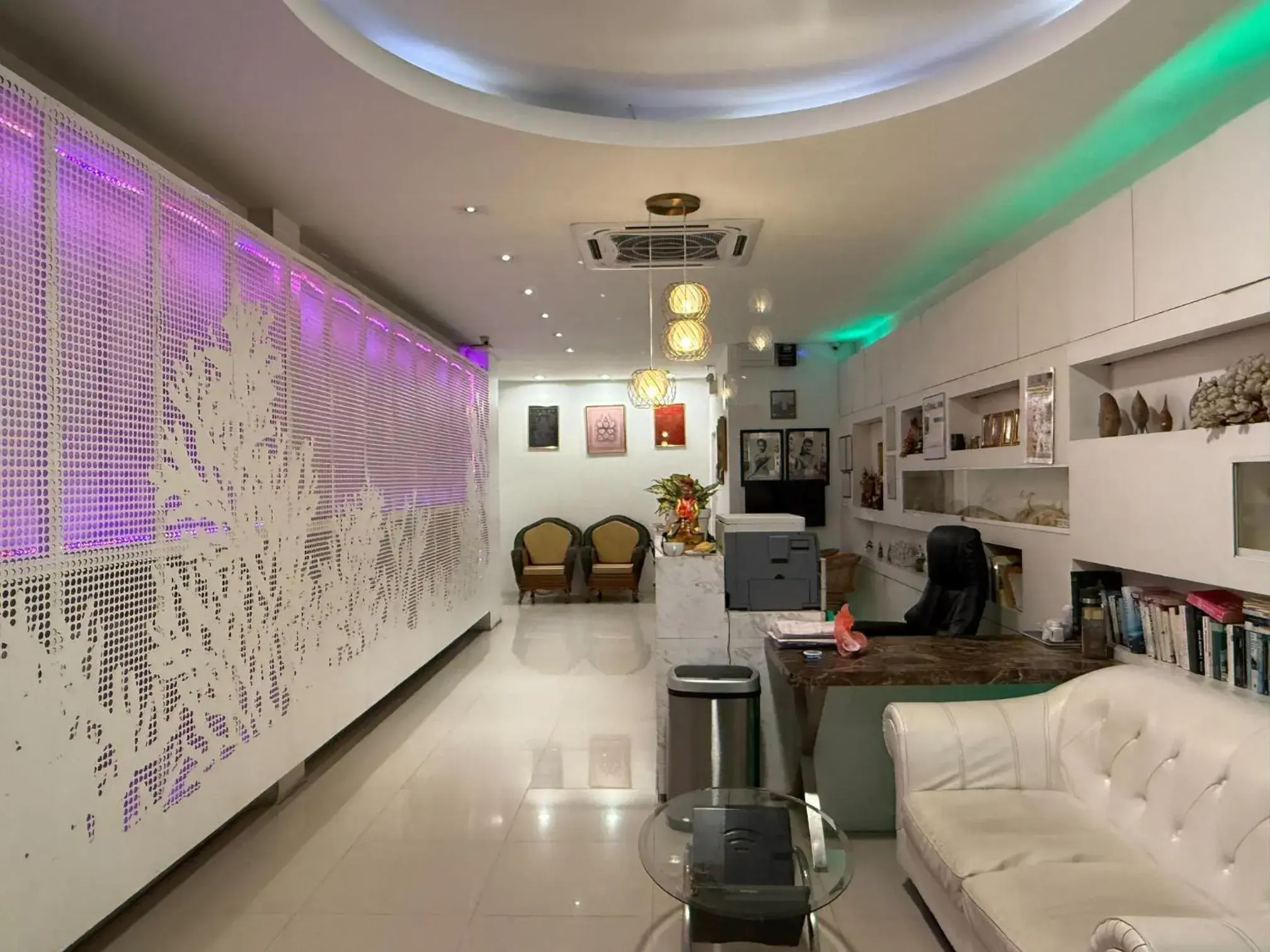 Property building in Coral Inn Property building in Coral Inn