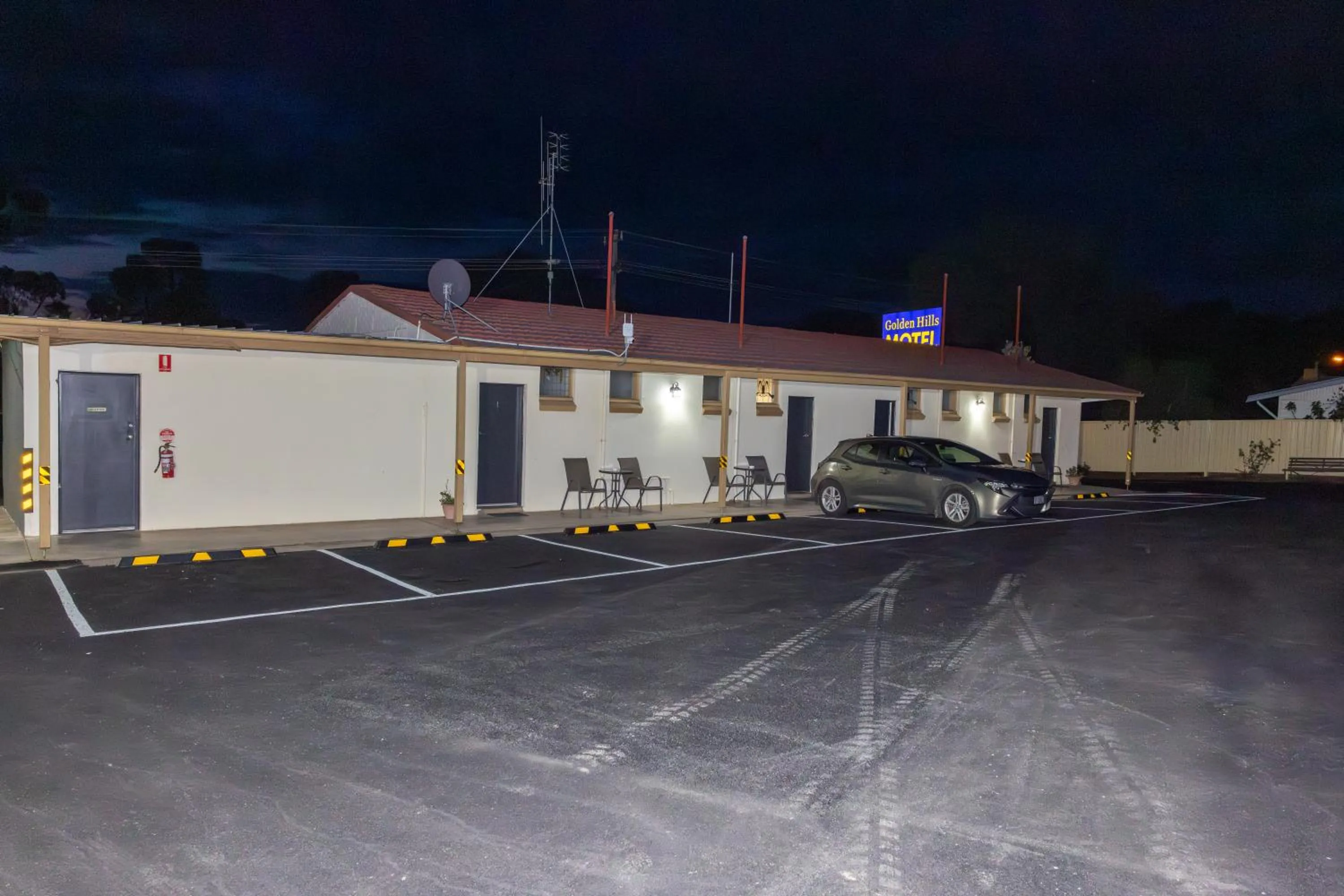 Property building in Golden Hills Motel