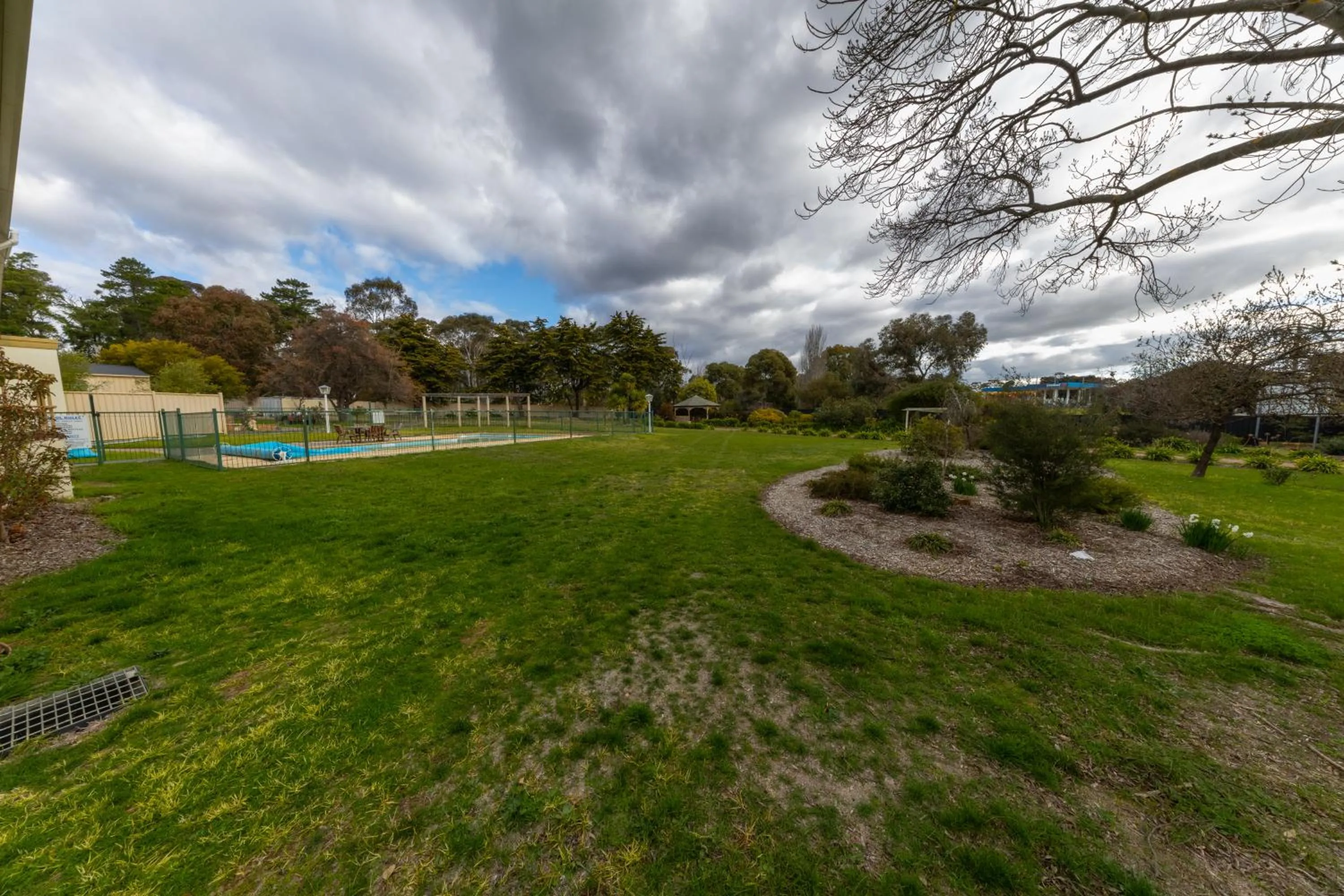 Property building in Golden Hills Motel