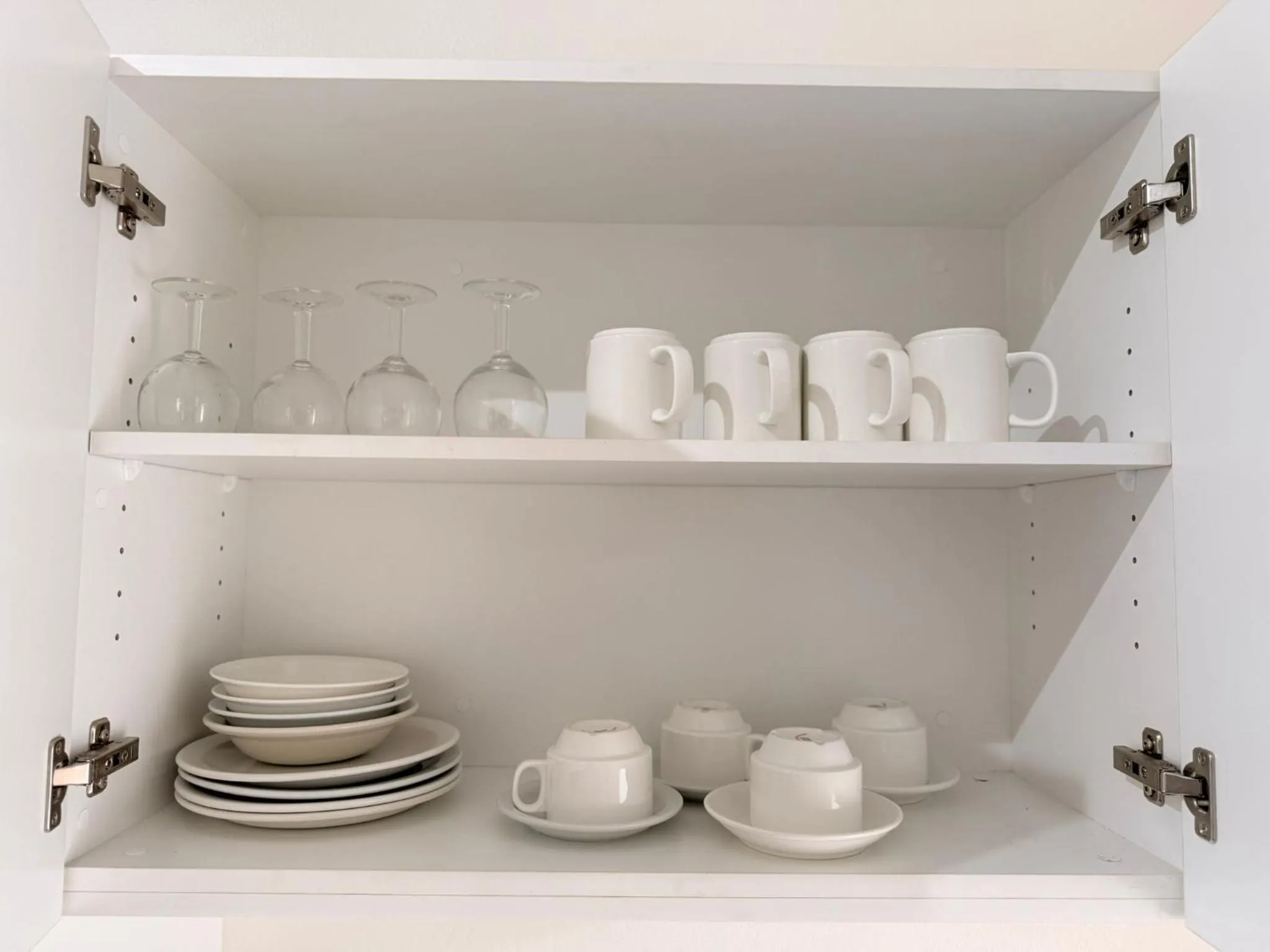 Kitchen or kitchenette in Golden Hills Motel