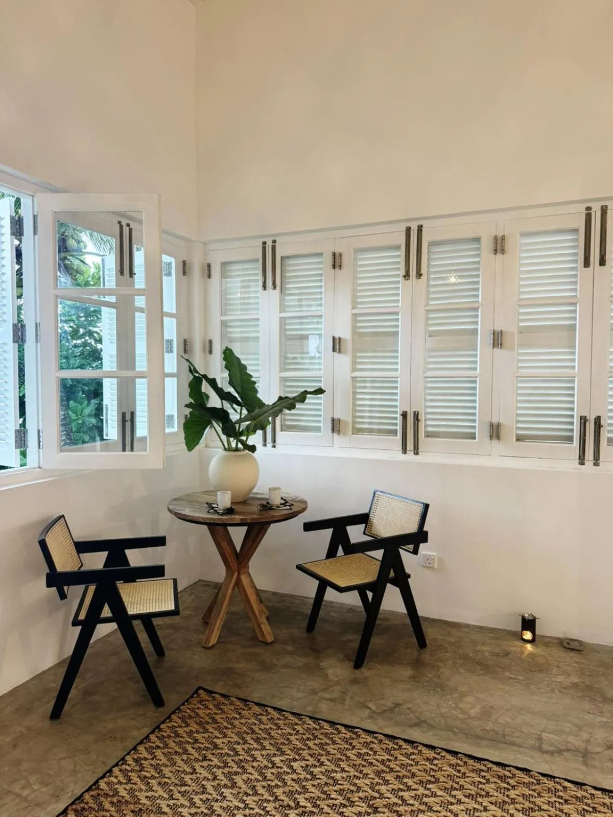 Dining area in Arabella on Boossa