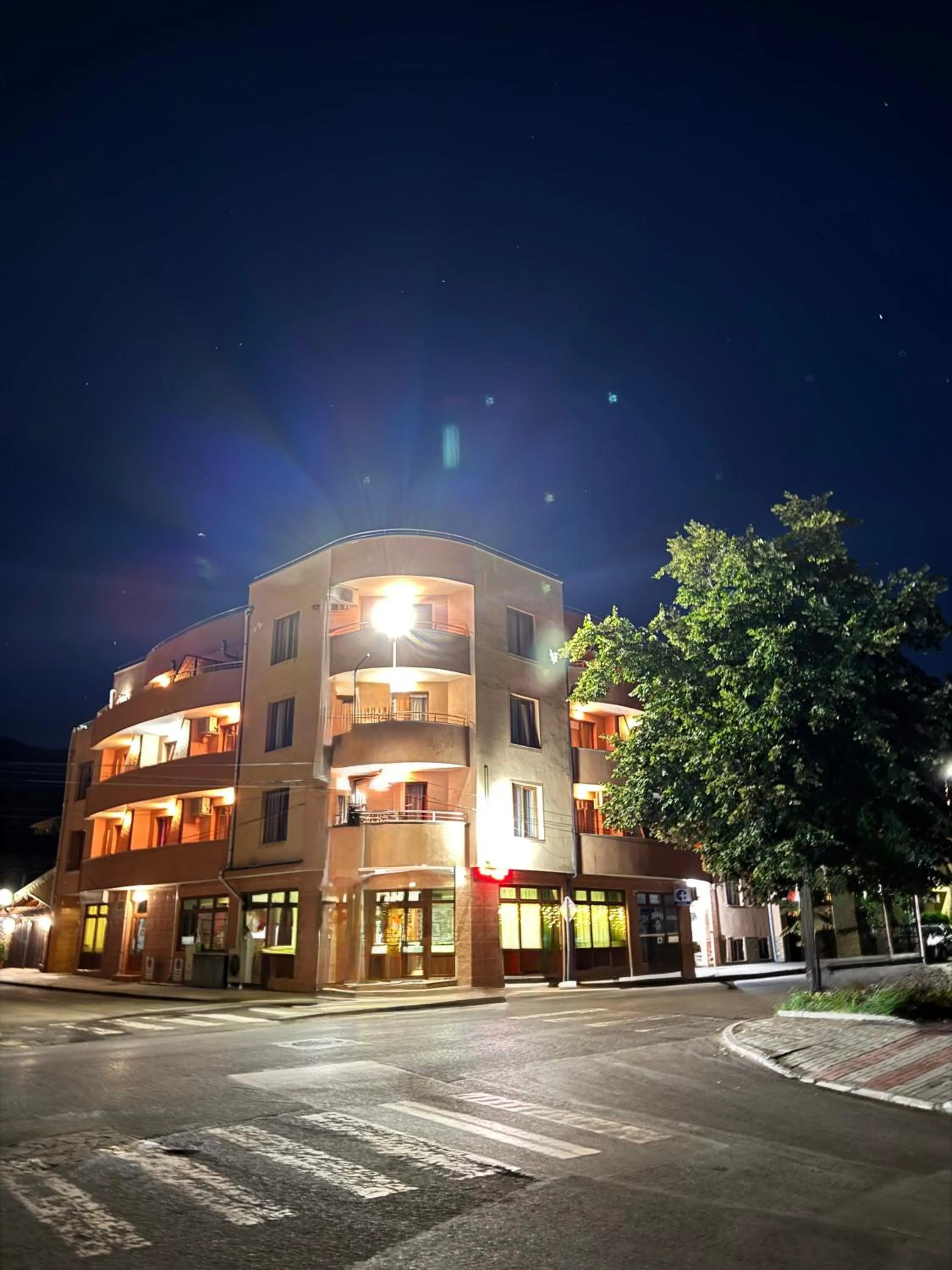 Gelov Hotel