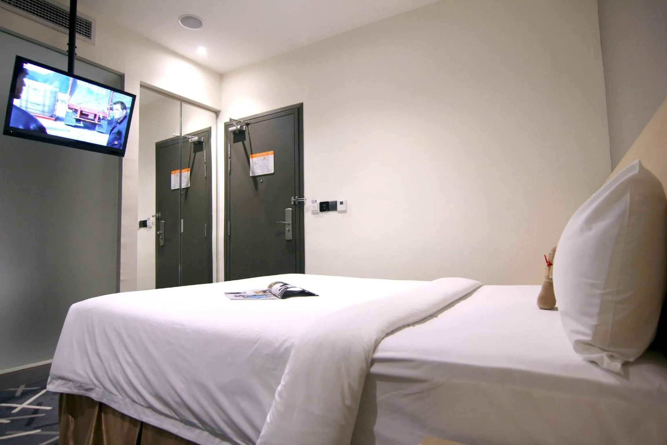 Bedroom, Bed in Pacific Express Hotel Central Market Kuala Lumpur