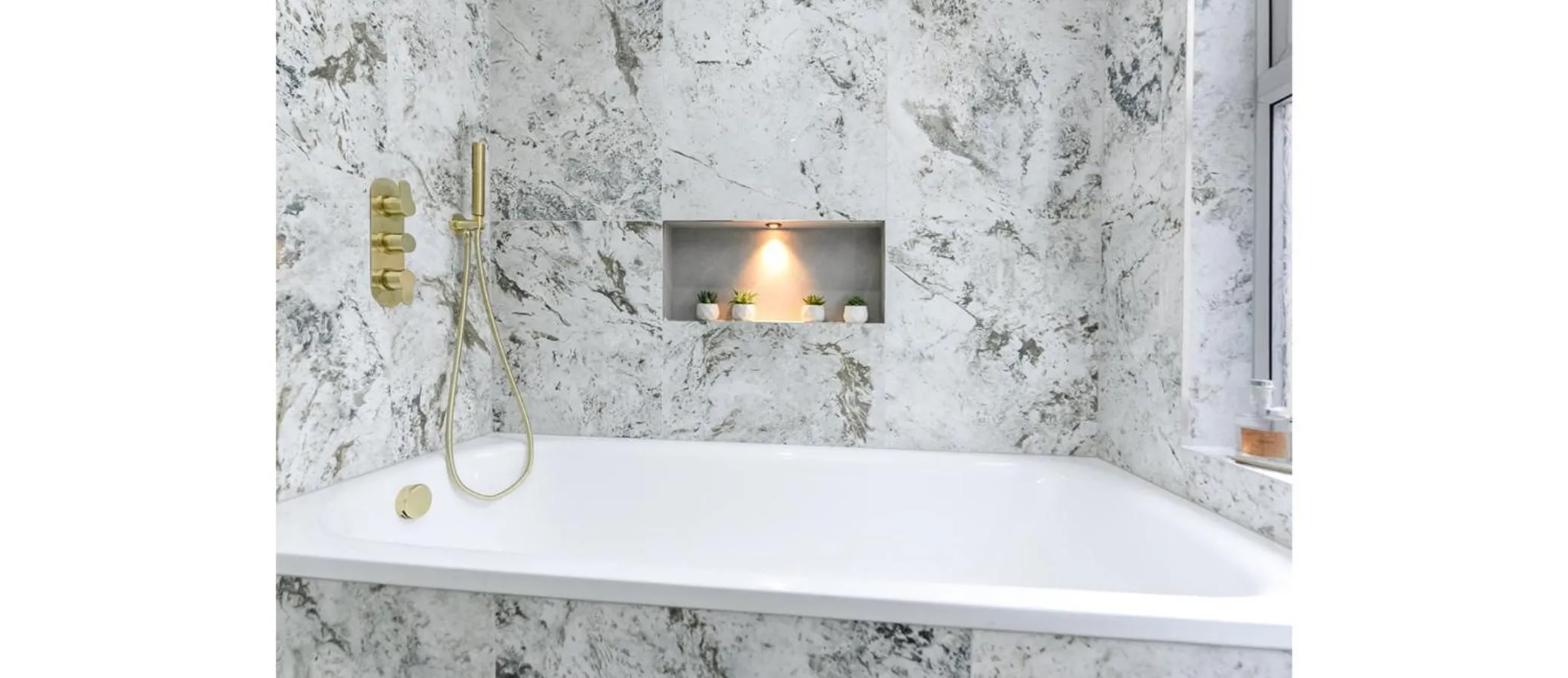 Shower in Cozy 3 Bedroom Flat in London!