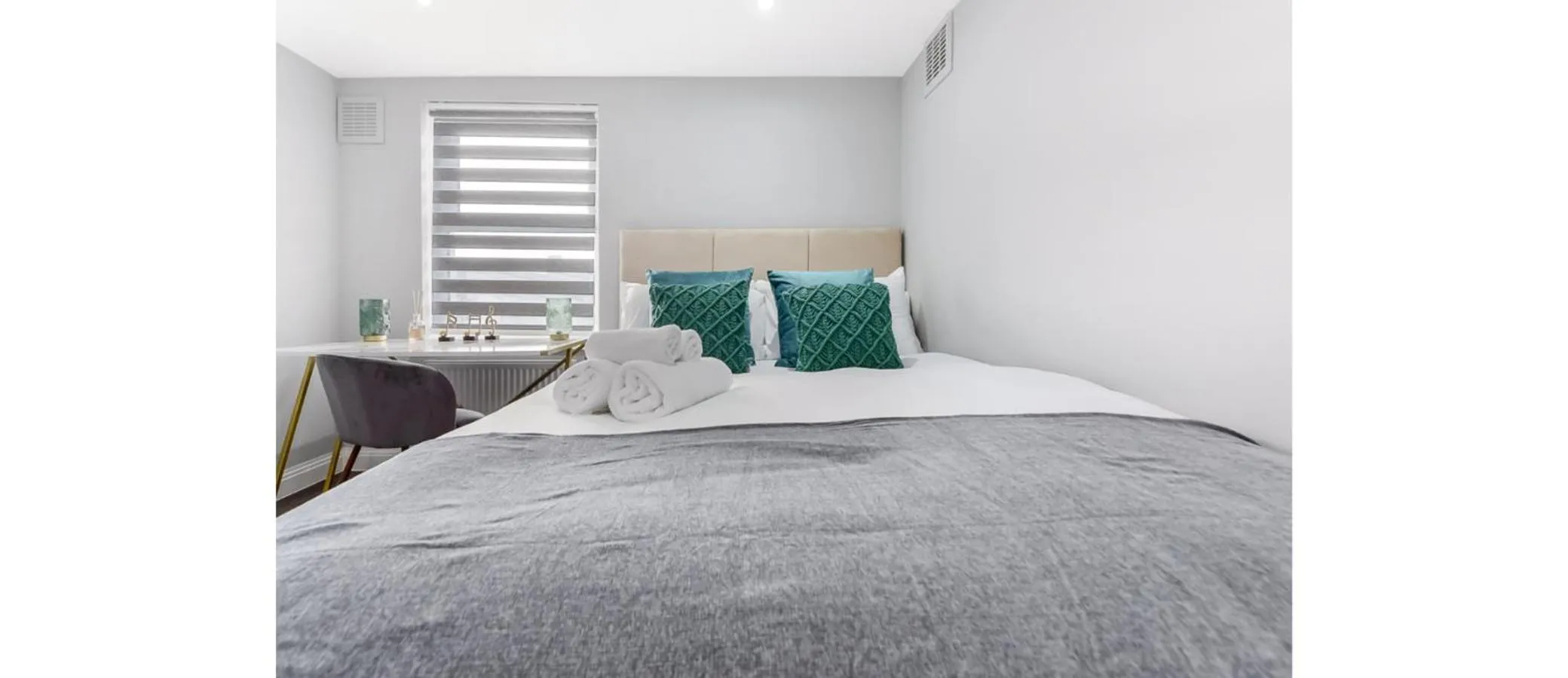 Bed in Cozy 3 Bedroom Flat in London!