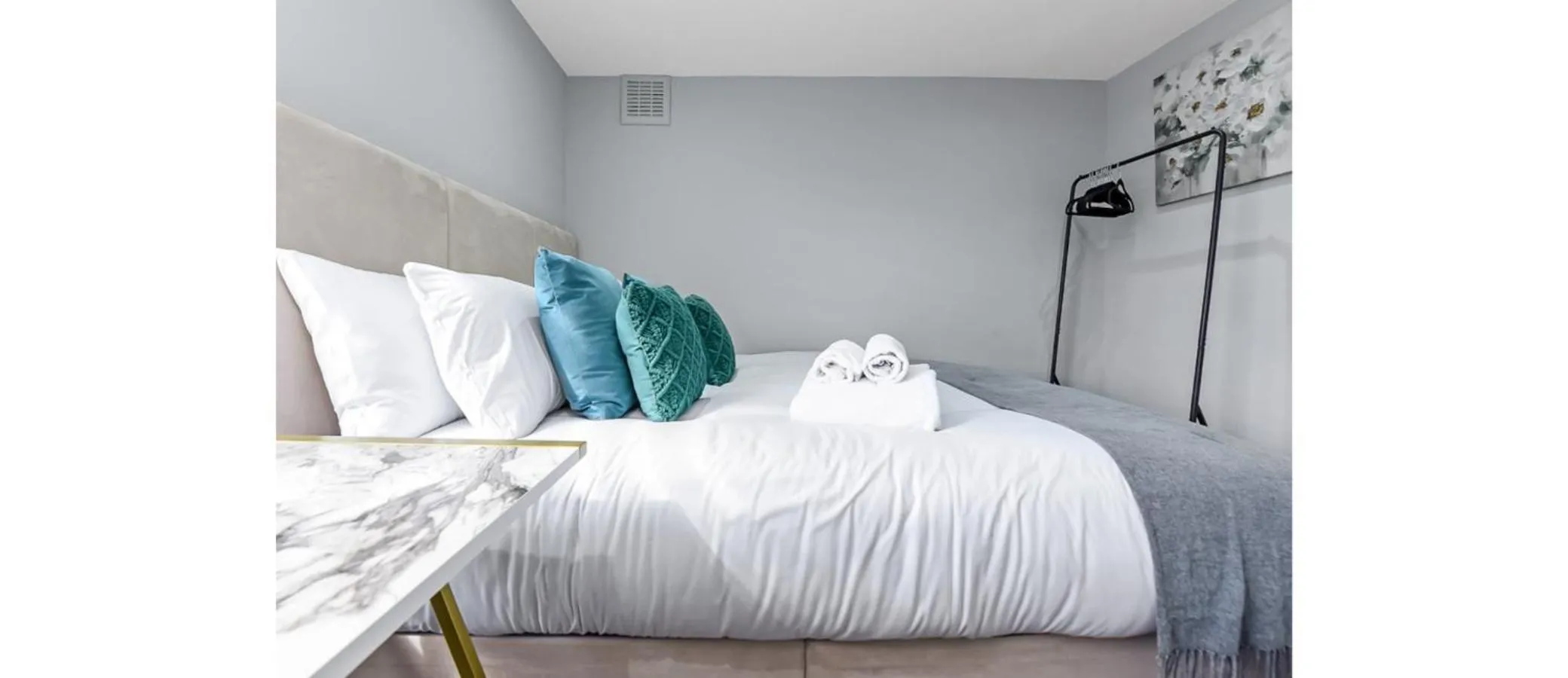 Bed in Cozy 3 Bedroom Flat in London!