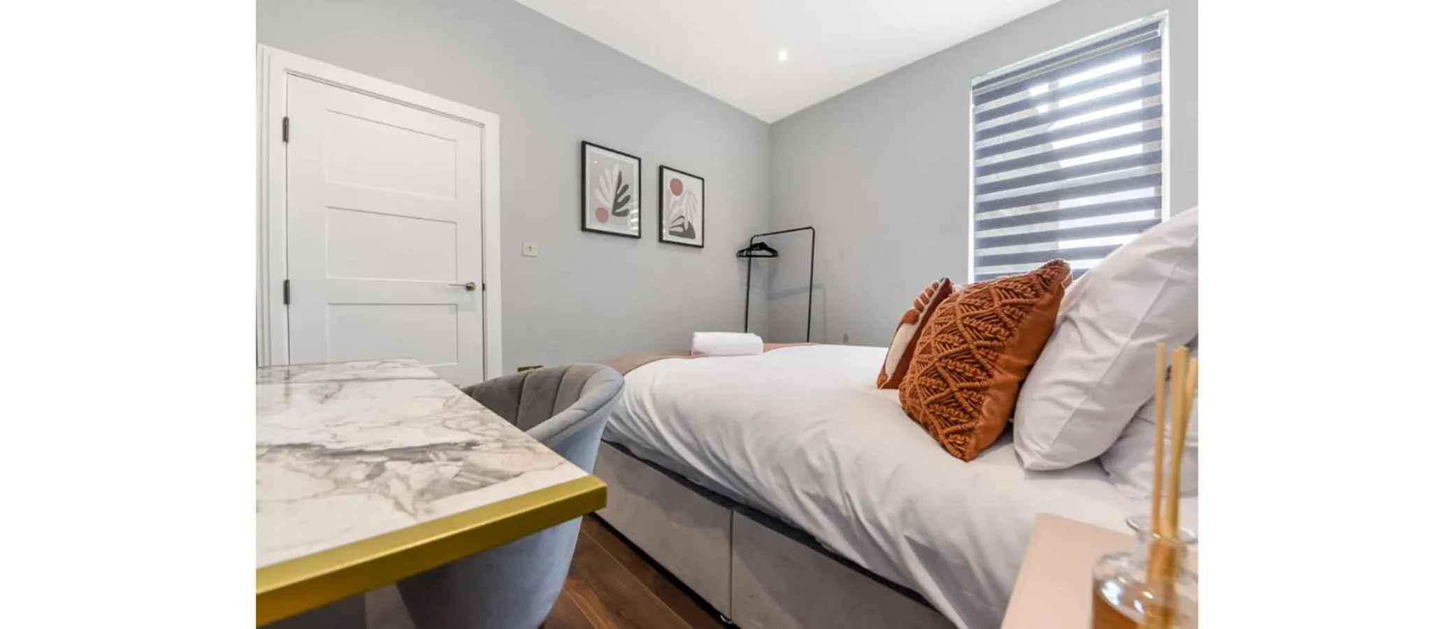 Bed in Cozy 3 Bedroom Flat in London!