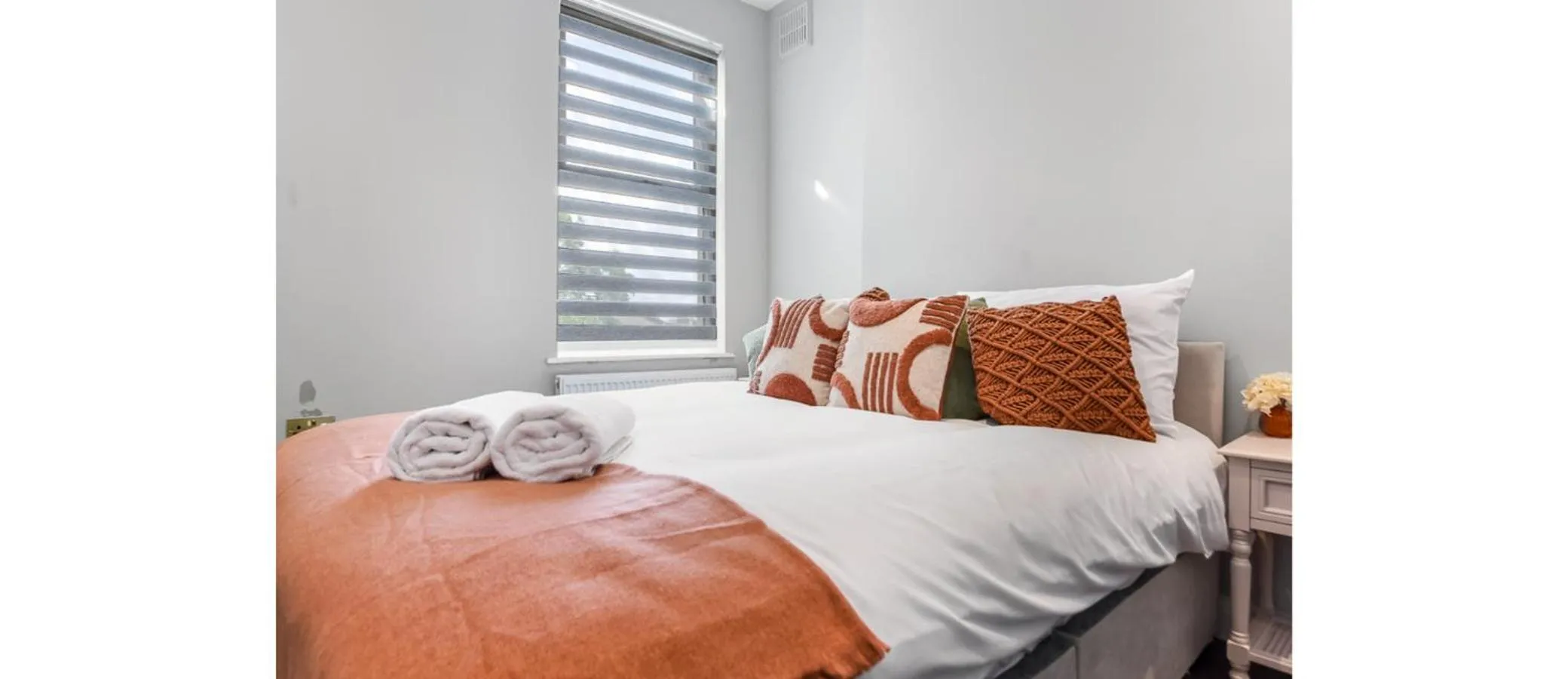 Bed in Cozy 3 Bedroom Flat in London!