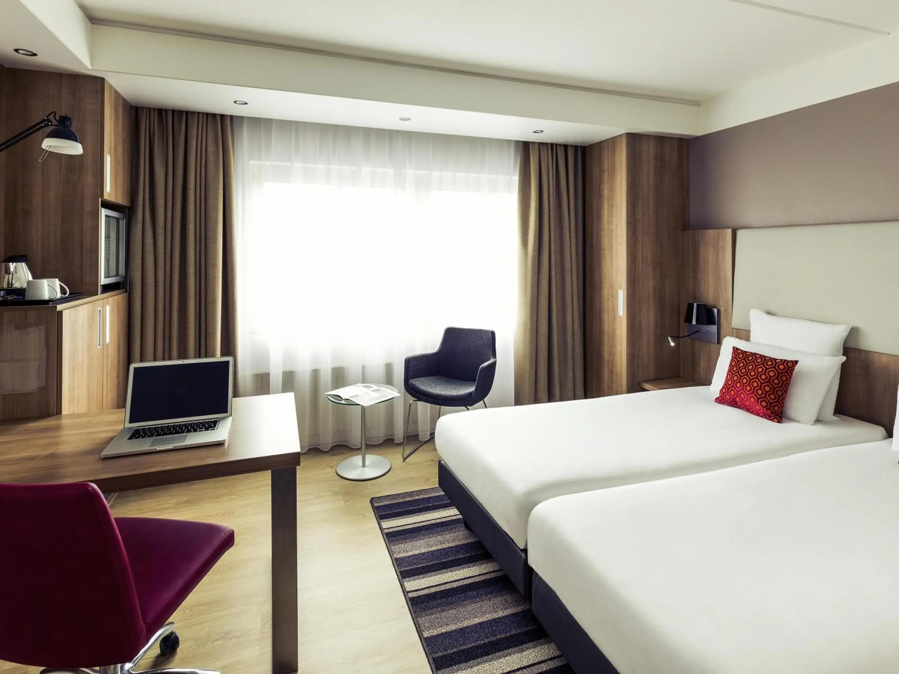 Bedroom, Bed in Mercure Hotel Nijmegen Centre Bedroom, Bed in Mercure Hotel Nijmegen Centre