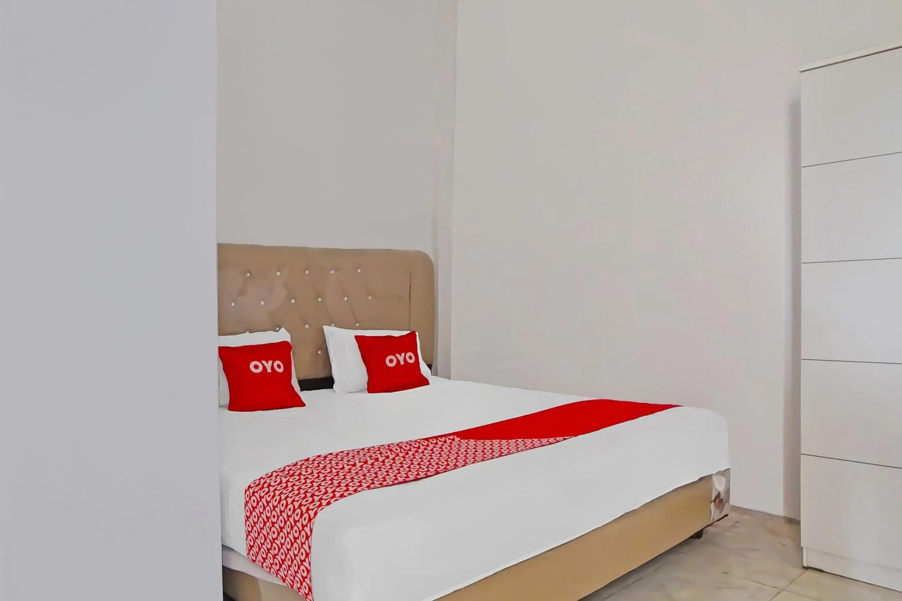 Bedroom, Bed in Hotel O Sri Ulina Homestay