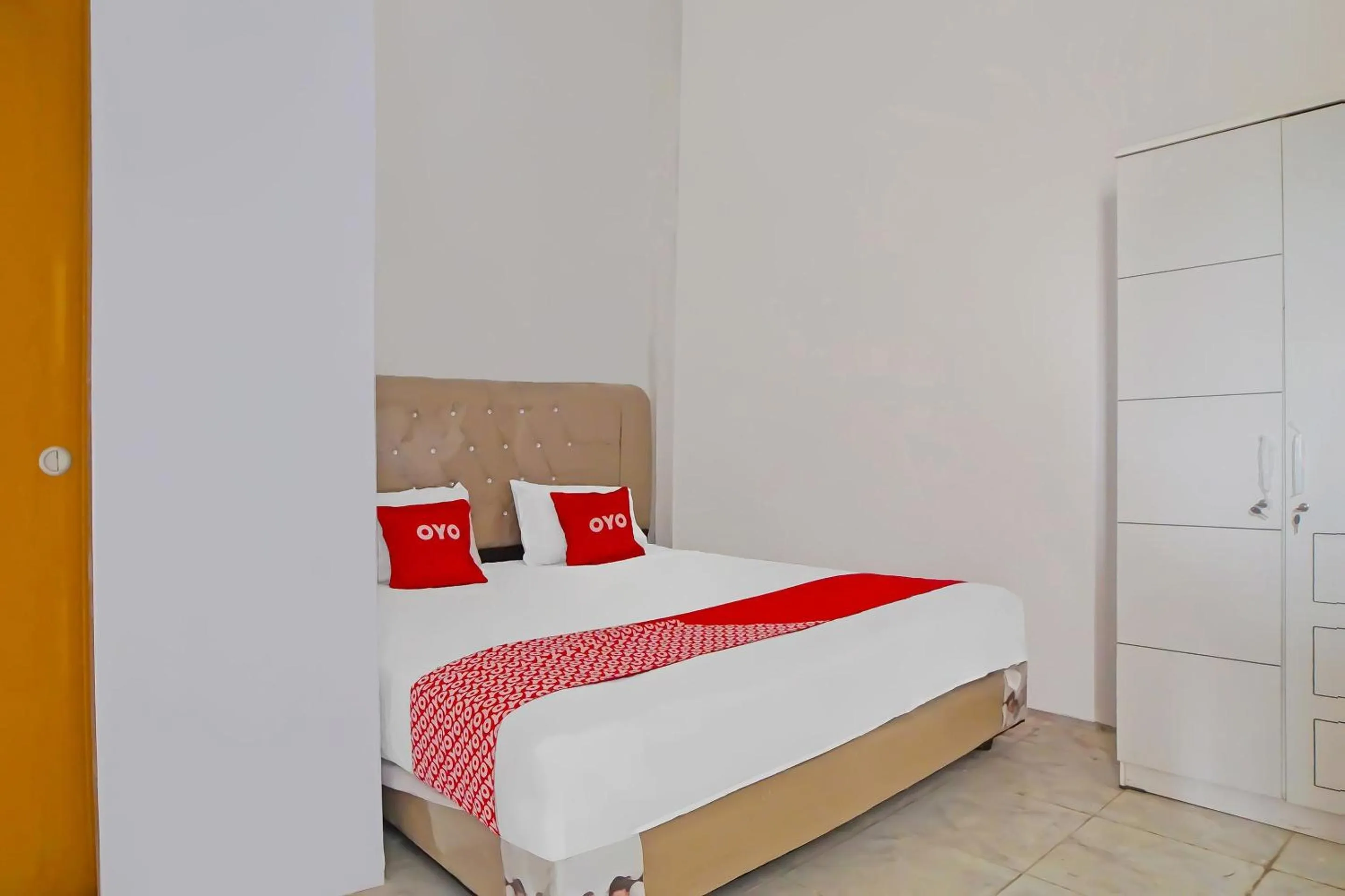 Bedroom, Bed in Hotel O Sri Ulina Homestay