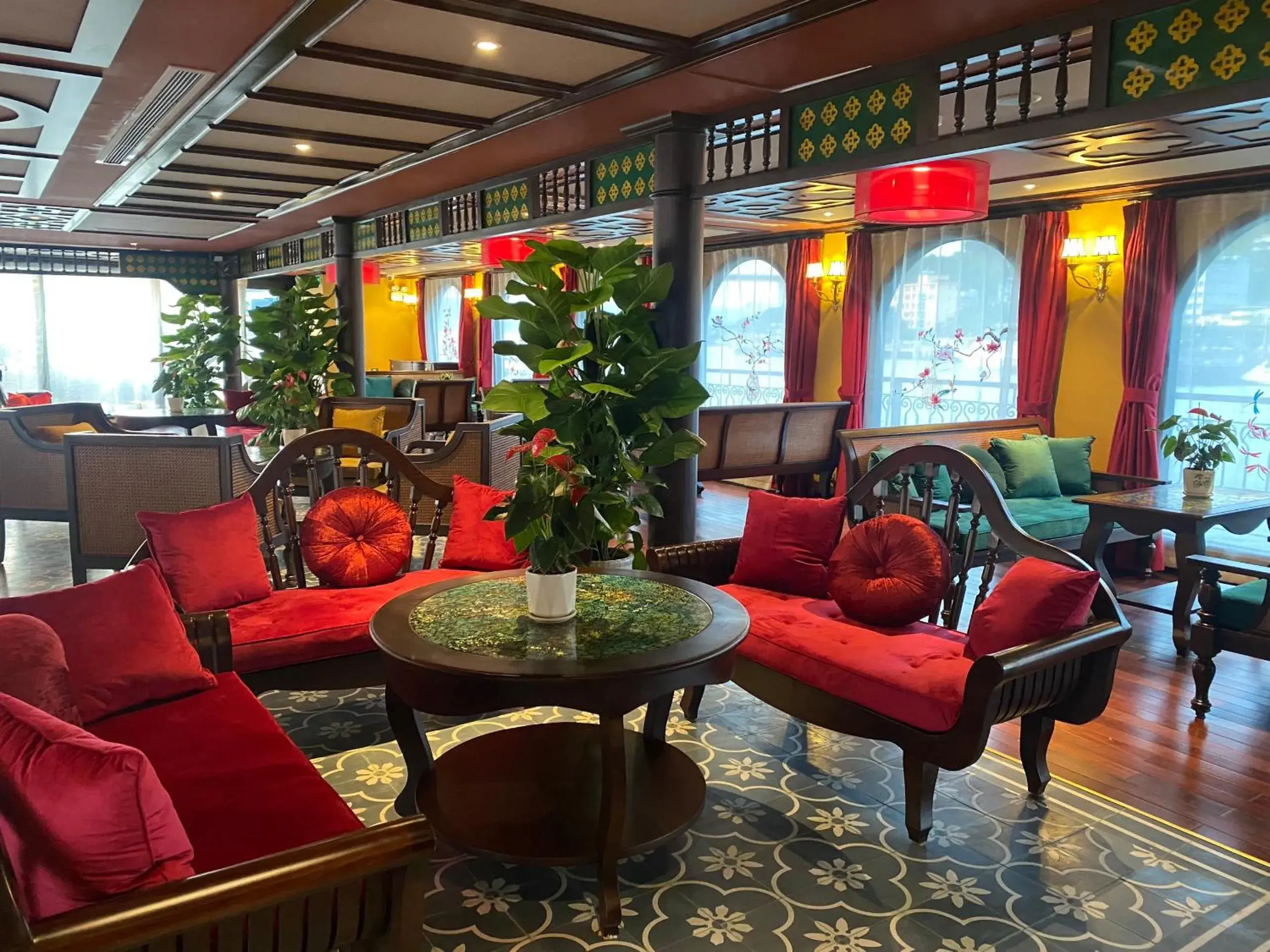 Lounge or bar in Indochine Premium Halong Bay Lounge or bar in Indochine Premium Halong Bay